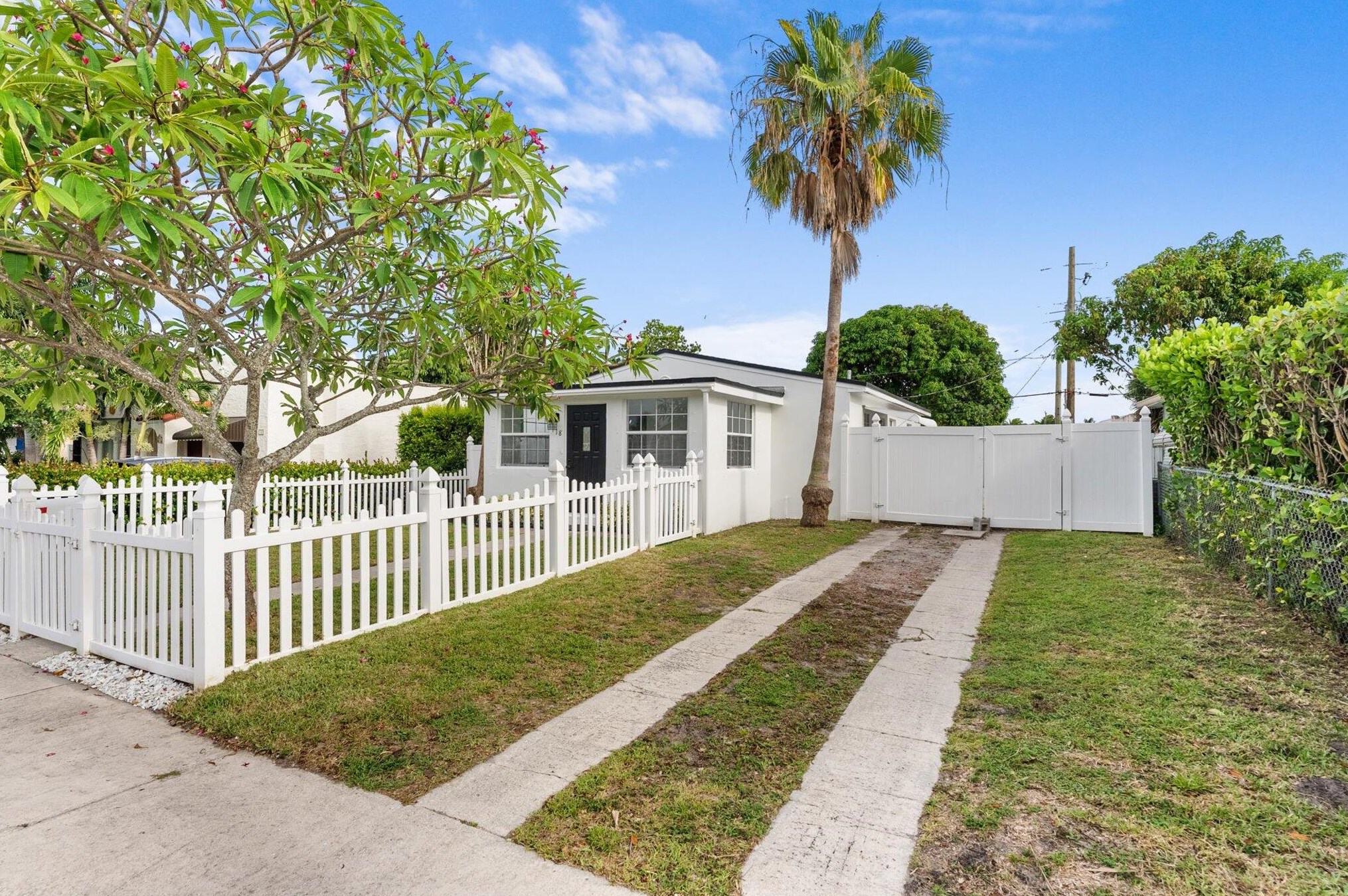 718 Selkirk St, West Palm Beach, FL 33405