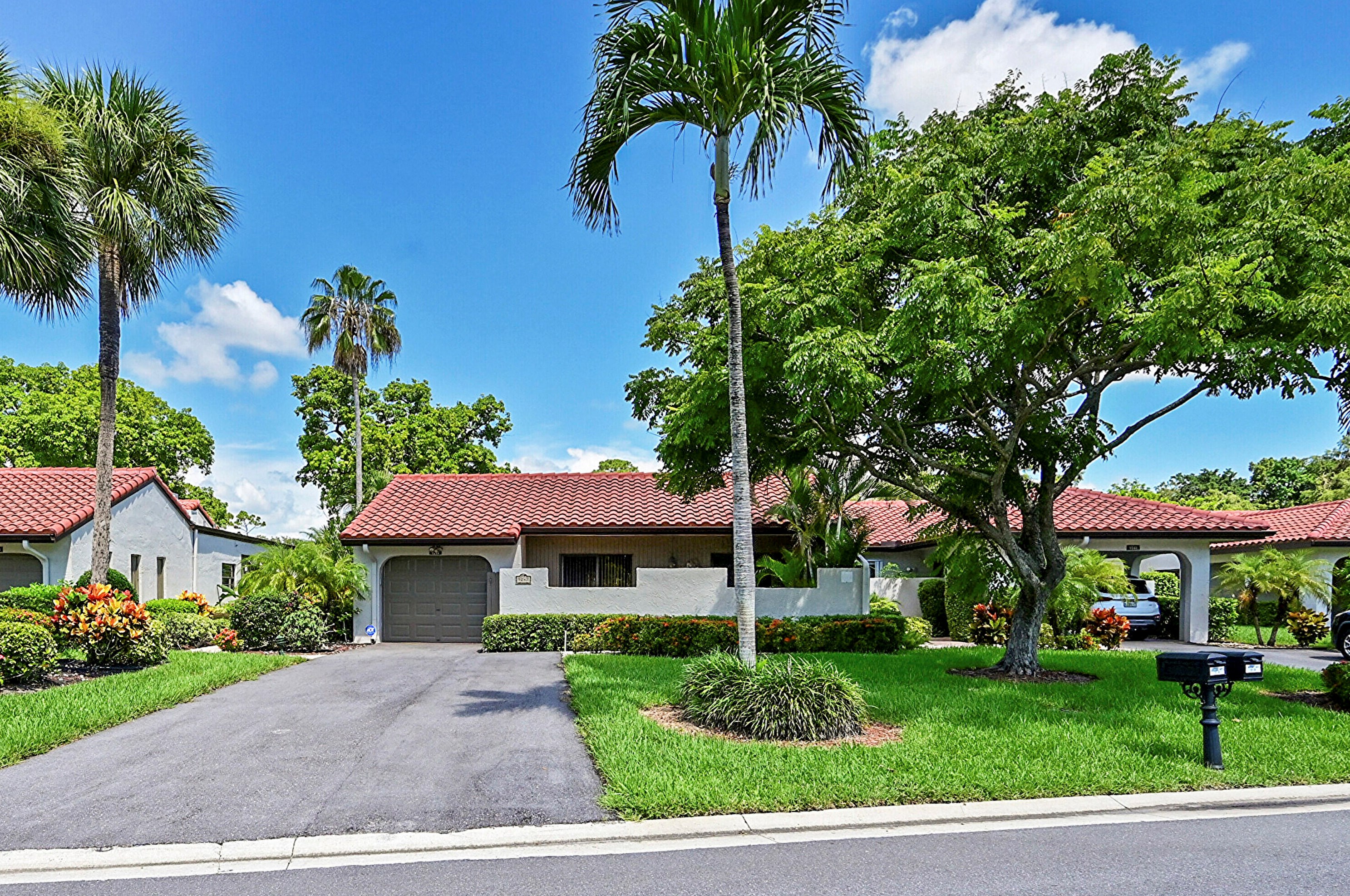 9247 Pecky Cypress Ln #12a, Boca Raton, FL 33428