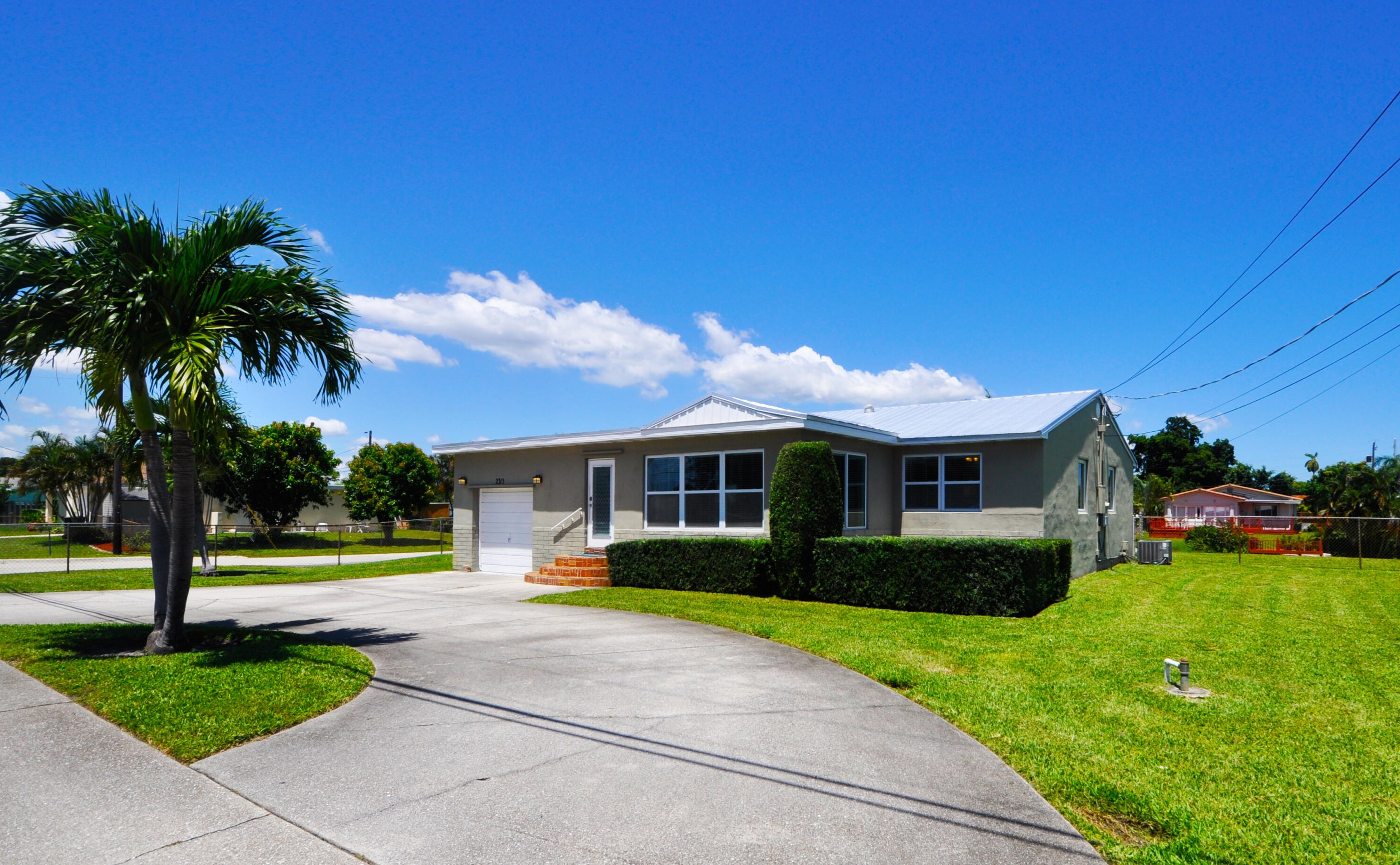 2315 Summit Blvd, West Palm Beach, FL 33406