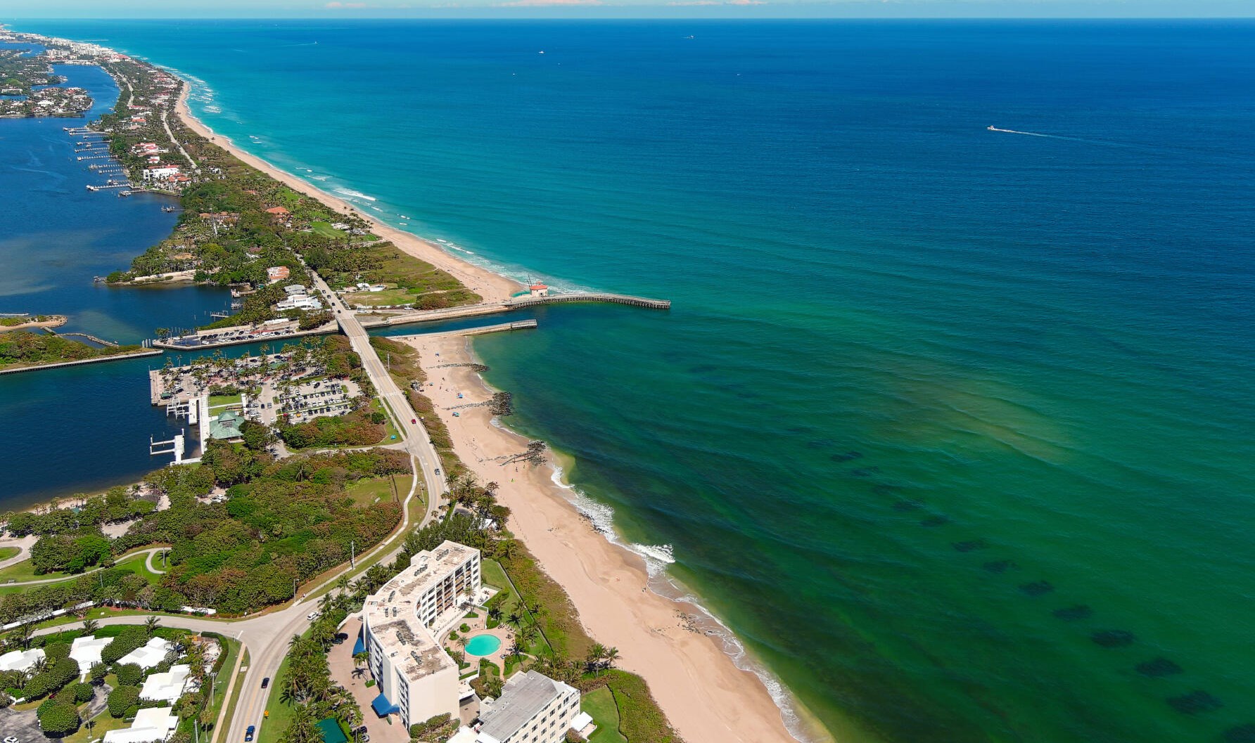 2580 14th Ct, Boynton Beach FL  33426-8002 exterior