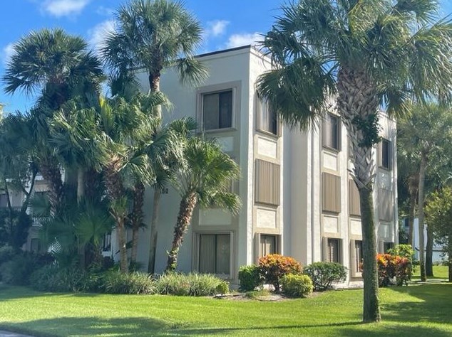 5380 Cedar Lake Dr #204, Boynton Beach, FL 33437