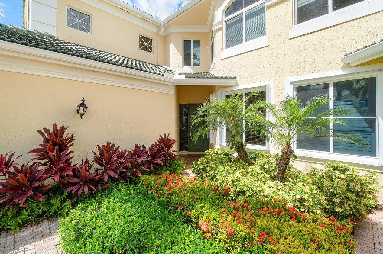 109 Palm Point Cir #a, West Palm Beach, FL 33418