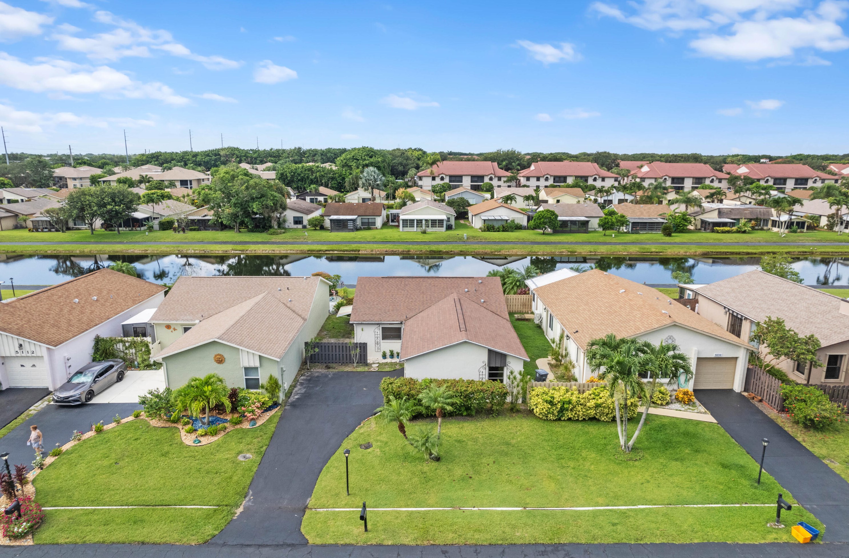 5128 Mirror Lakes Blvd, Boynton Beach FL  33472-1212 exterior