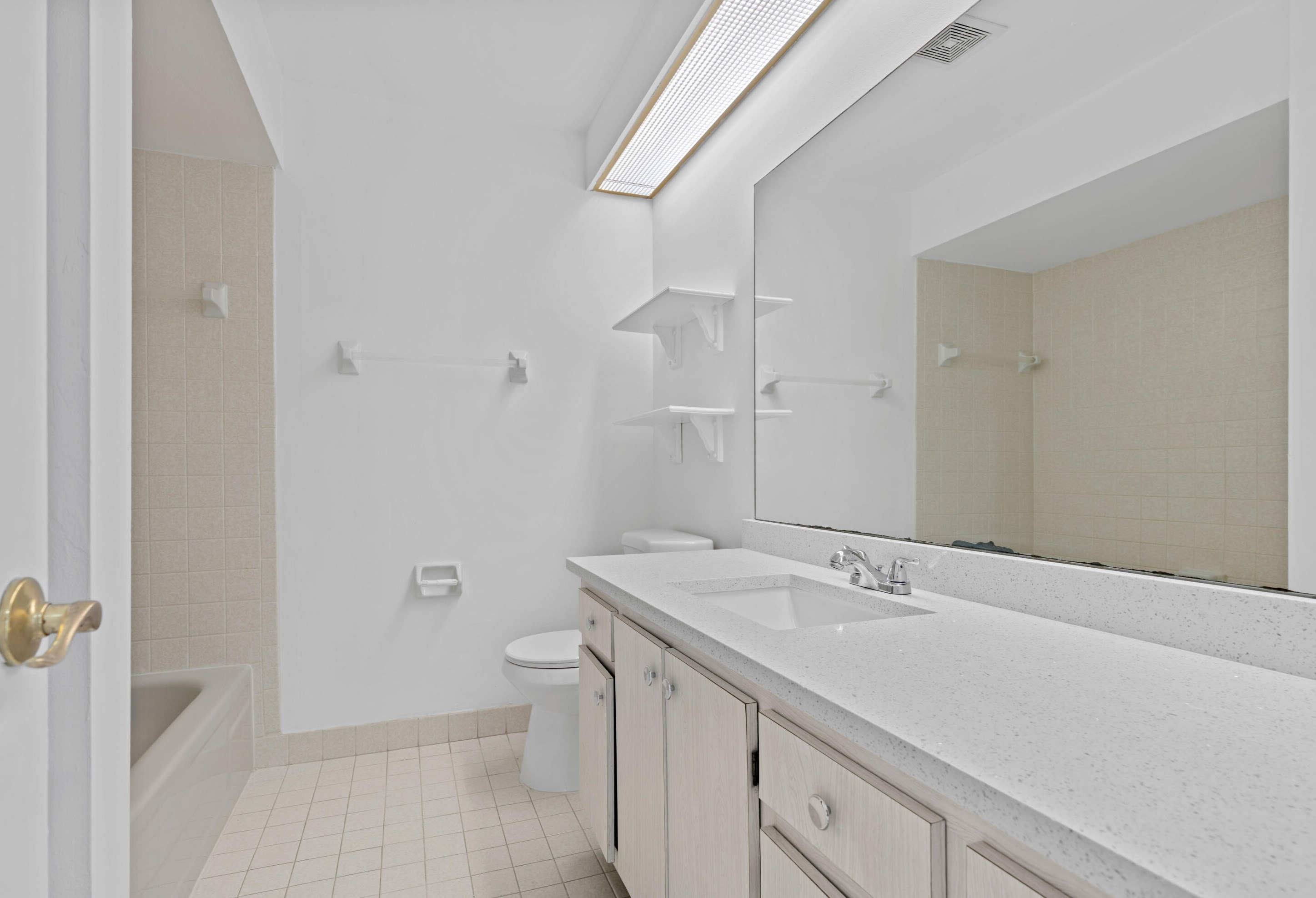 5128 Mirror Lakes Blvd, Boynton Beach FL  33472-1212 exterior