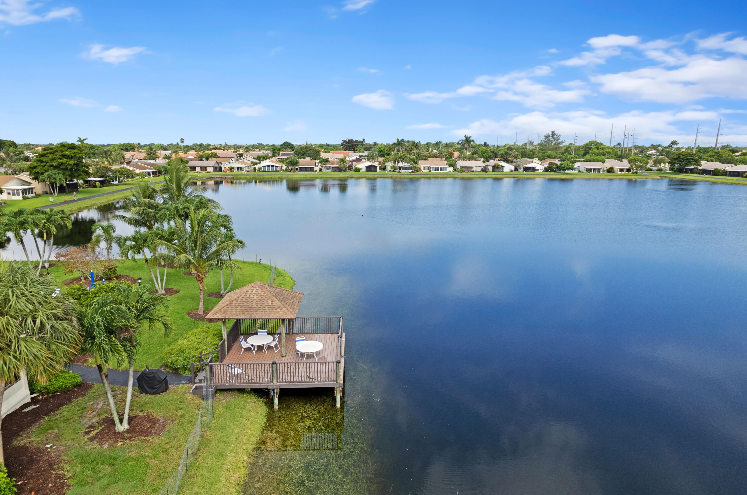 5128 Mirror Lakes Blvd, Boynton Beach FL  33472-1212 exterior