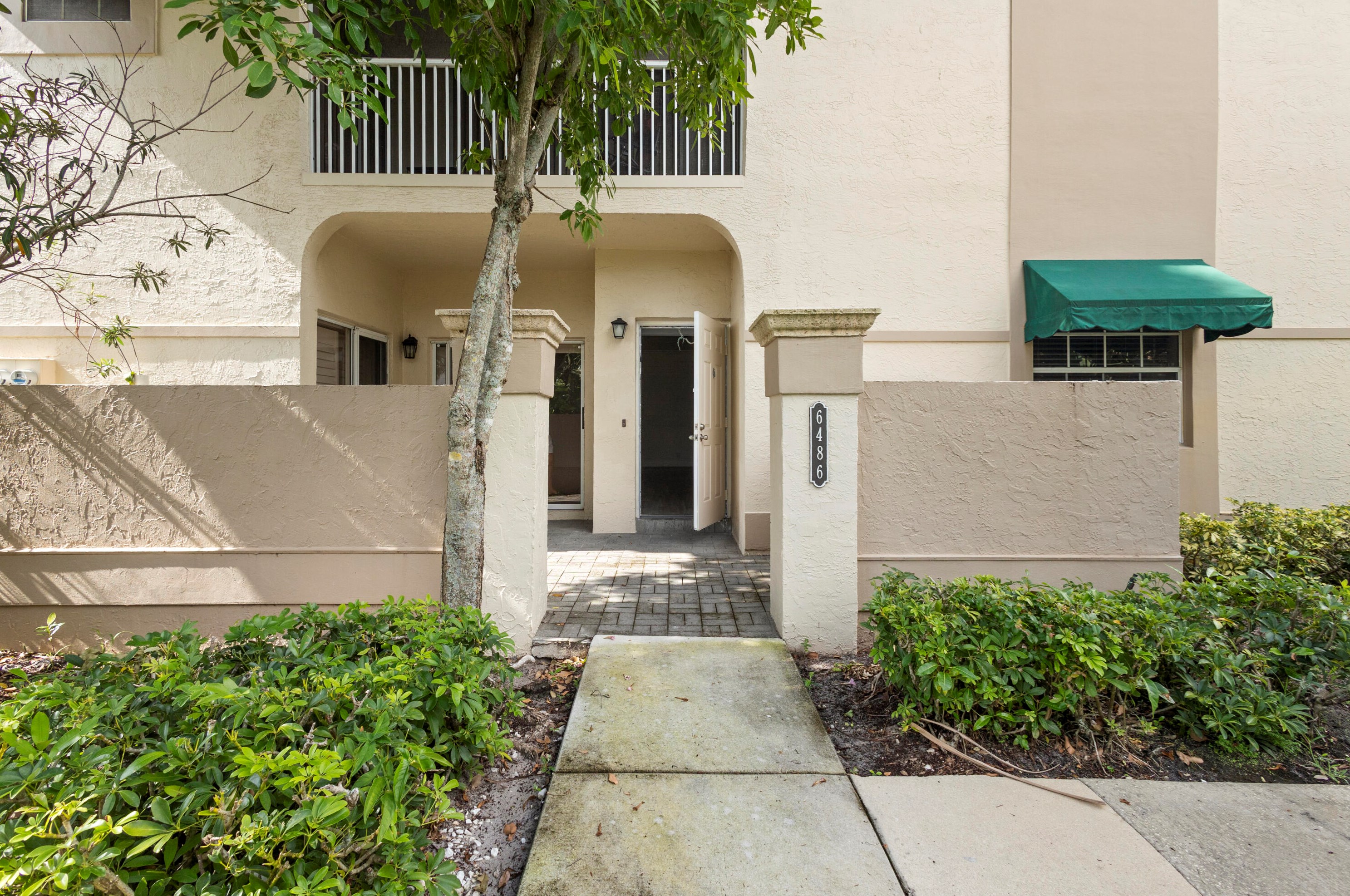 6486 Via Regina #1, Boca Raton, FL 33433