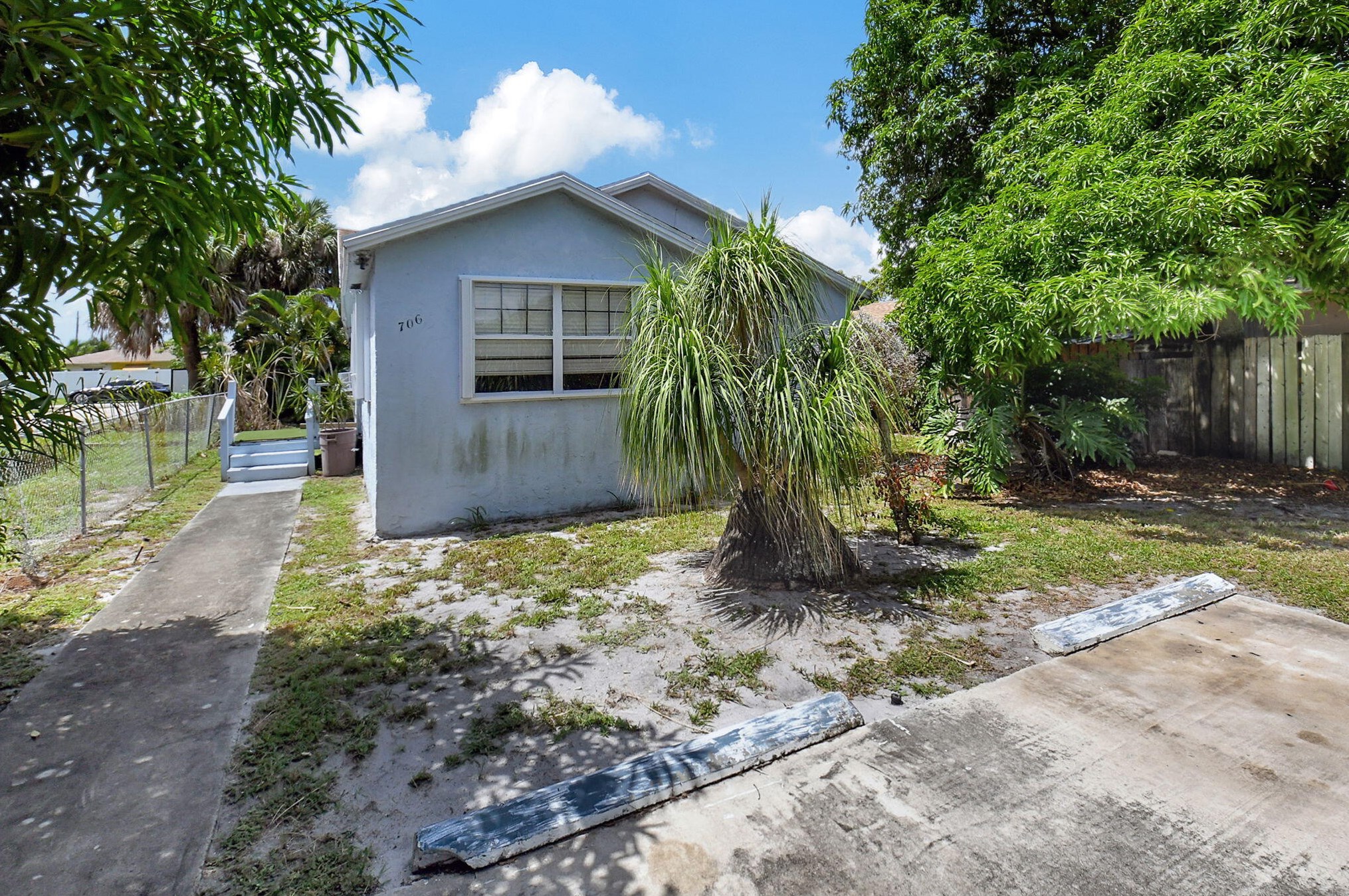 706 Lake Ida Rd, Delray Beach, FL 33444-2760