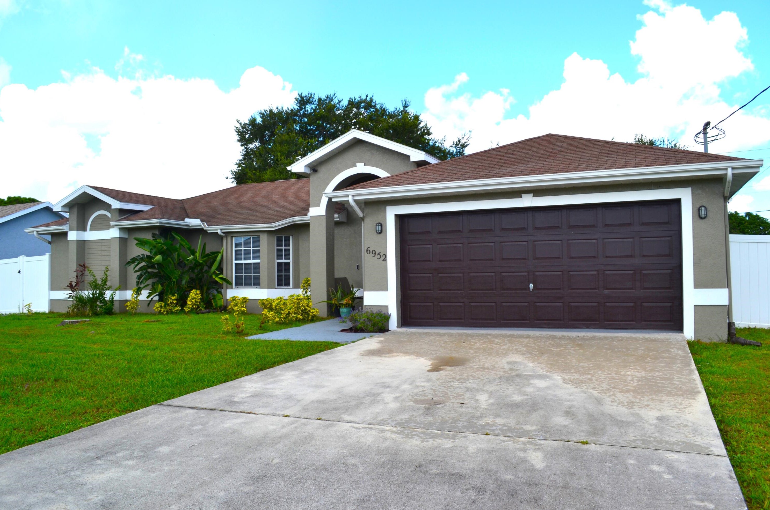 6952 Nw Daffodil Ln, Port Saint Lucie, FL 34983