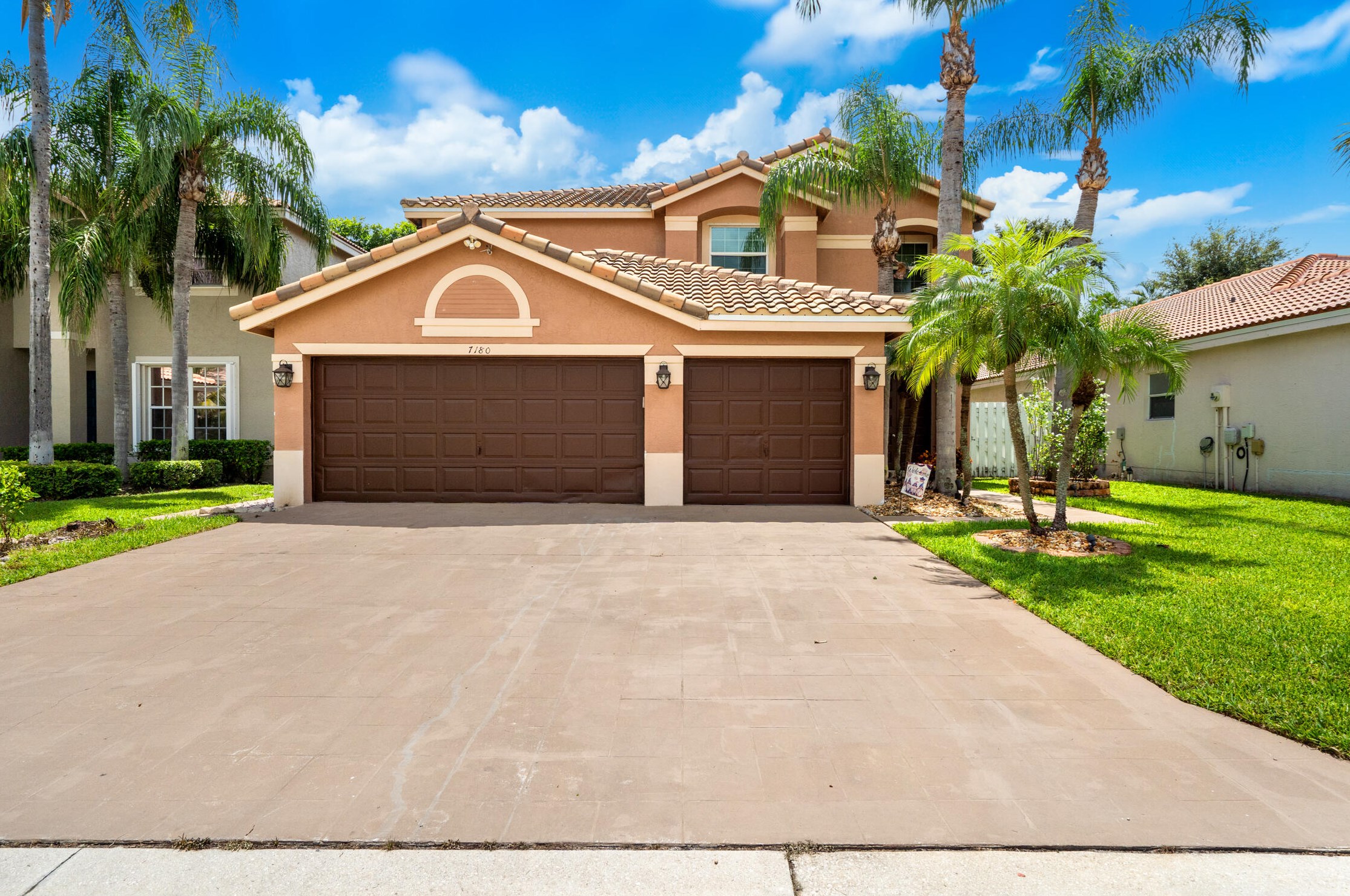 7180 Chesapeake Cir, Boynton Beach, FL 33436-8569