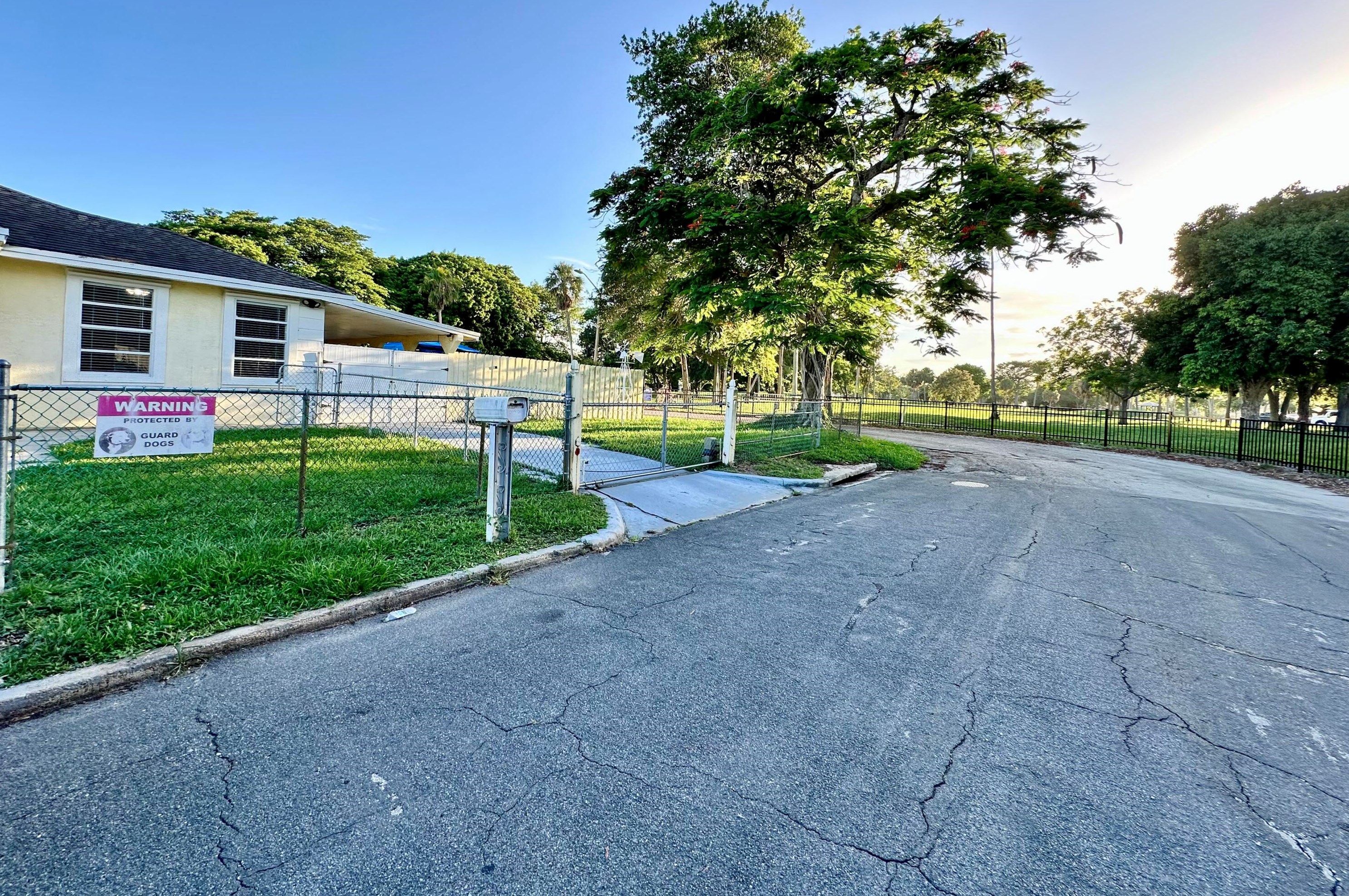 946 Bignonia Rd, West Palm Beach, FL 33405