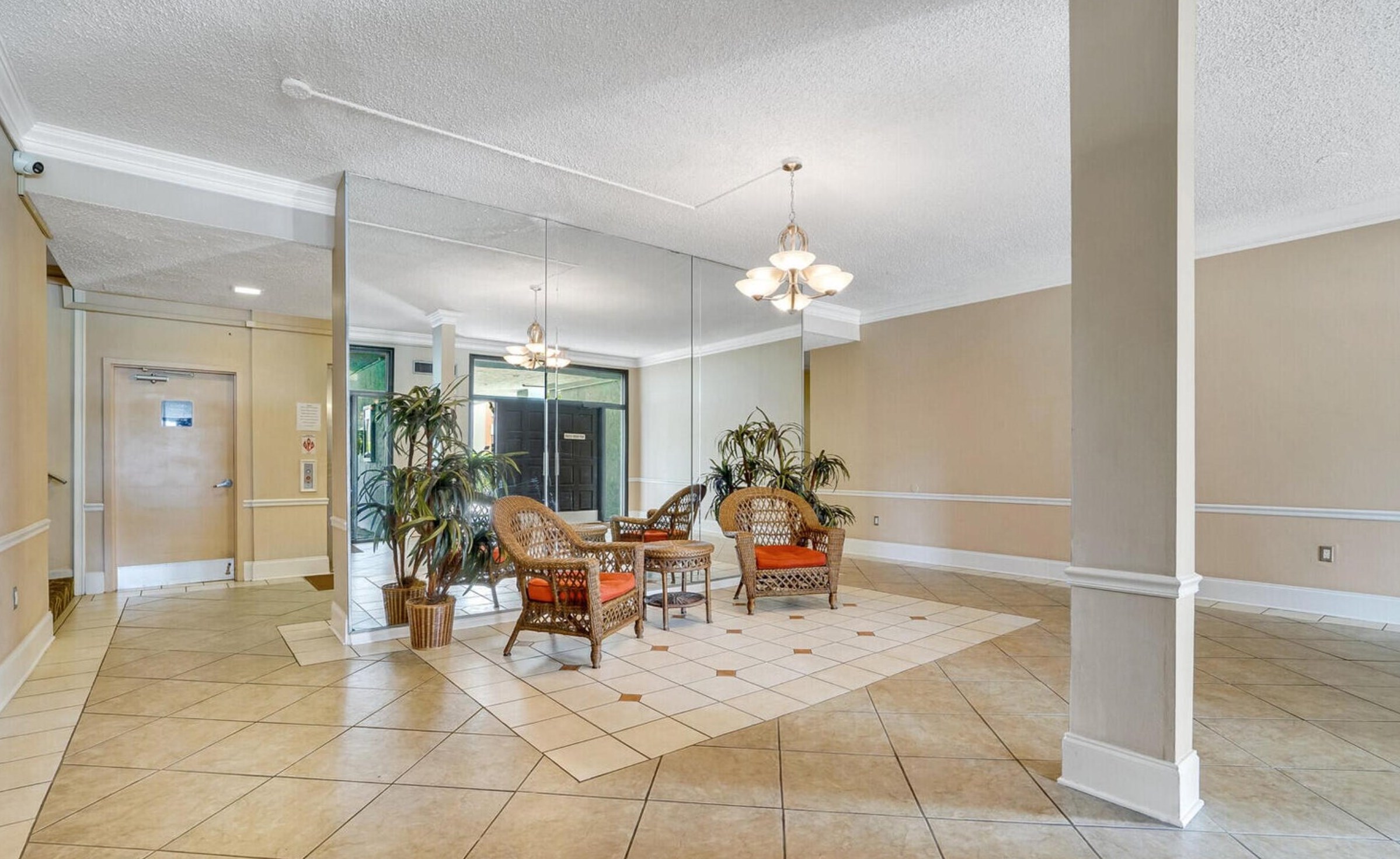 470 Executive Center Dr #5k, West Palm Beach, FL 33401