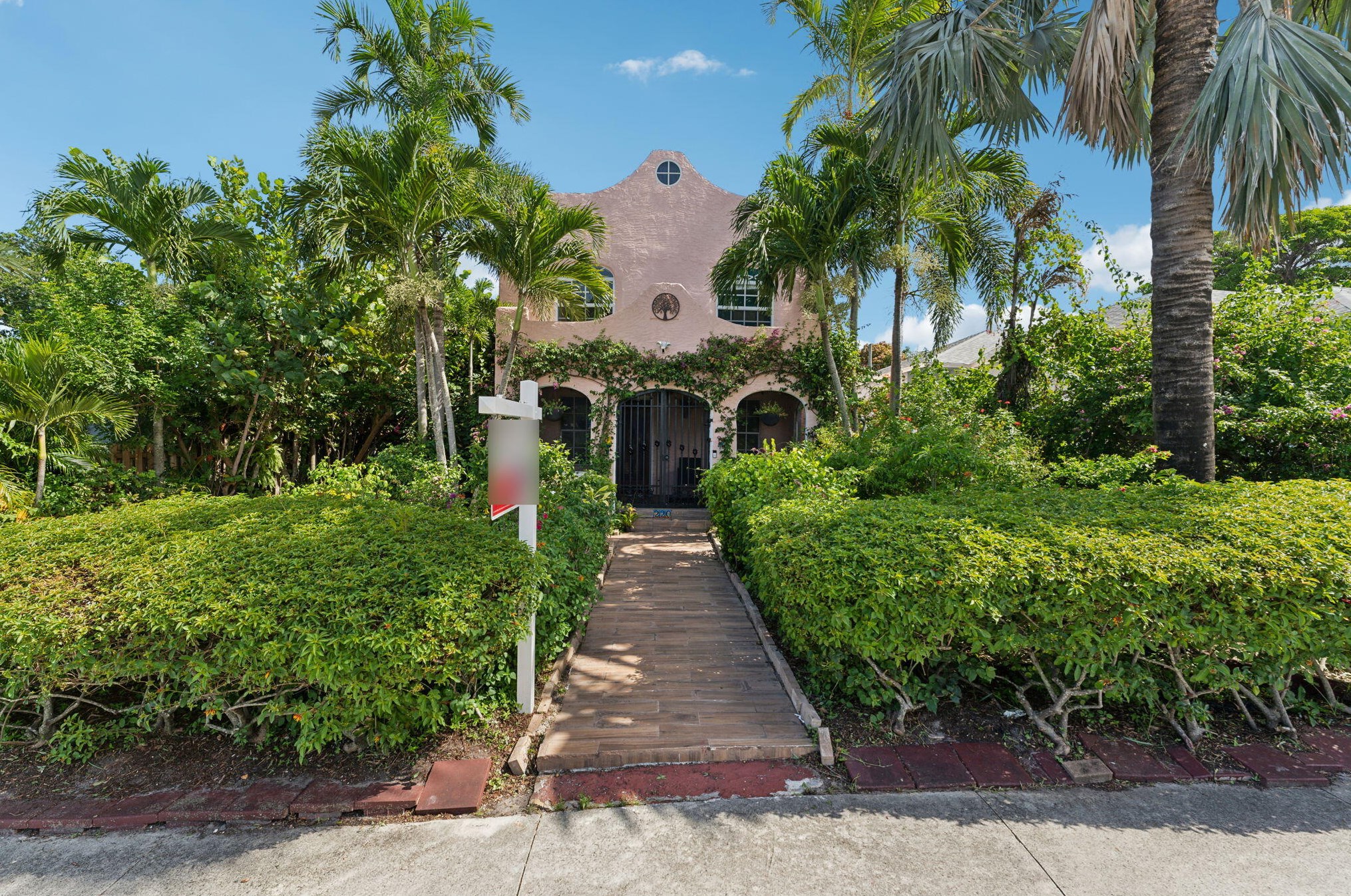 220 1 Ave, Boynton Beach FL  33435-4571 exterior