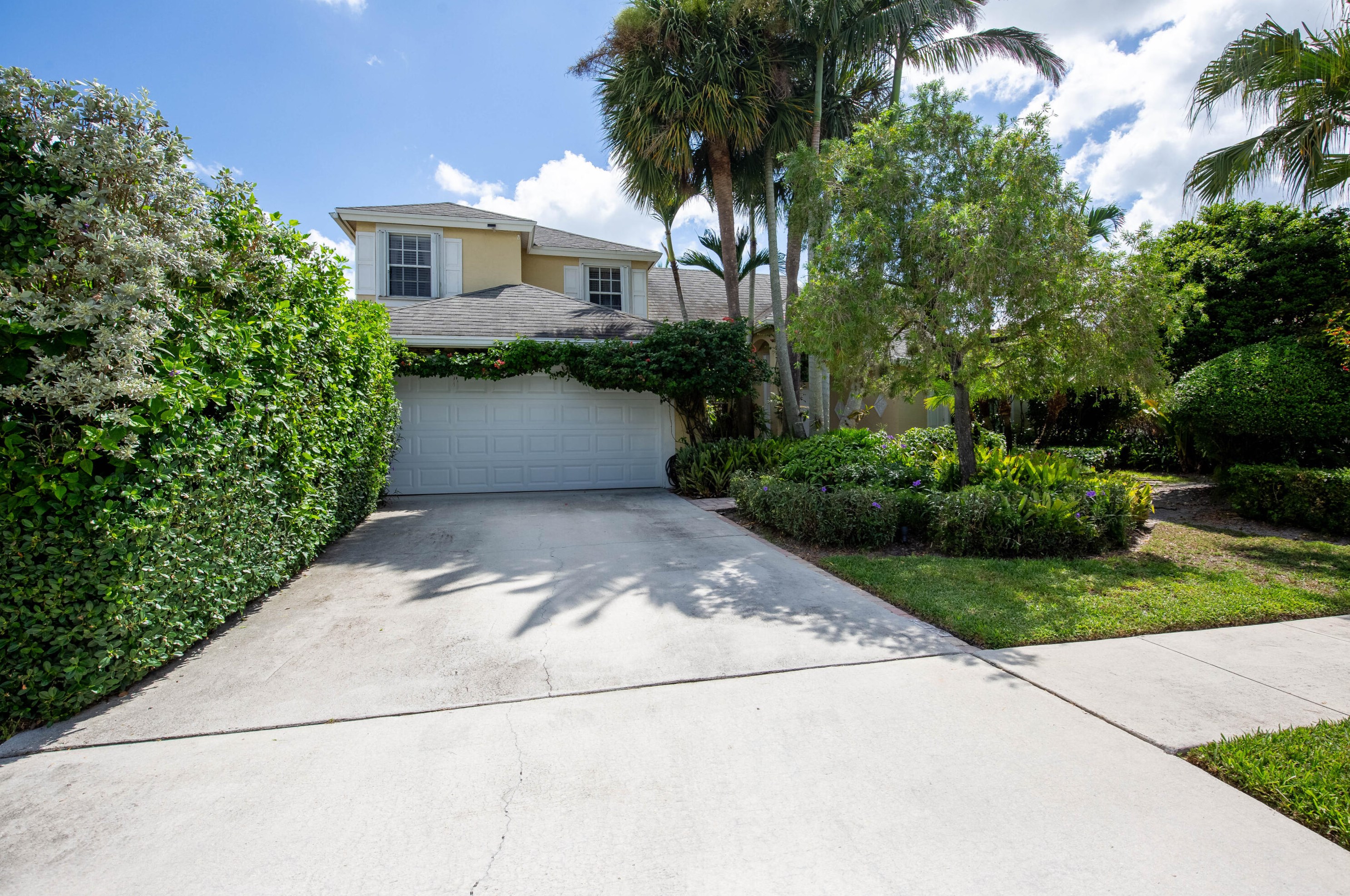 12828 Meadowbreeze Dr, West Palm Beach, FL 33414