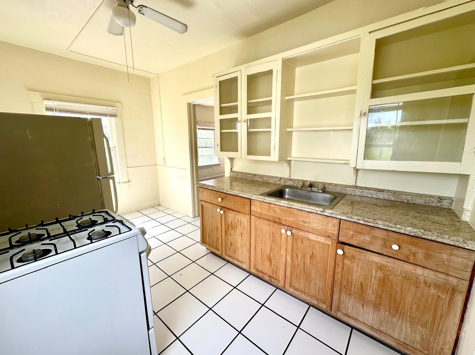 2010 Broward Ave Apt 7, West Palm Beach, FL 33407