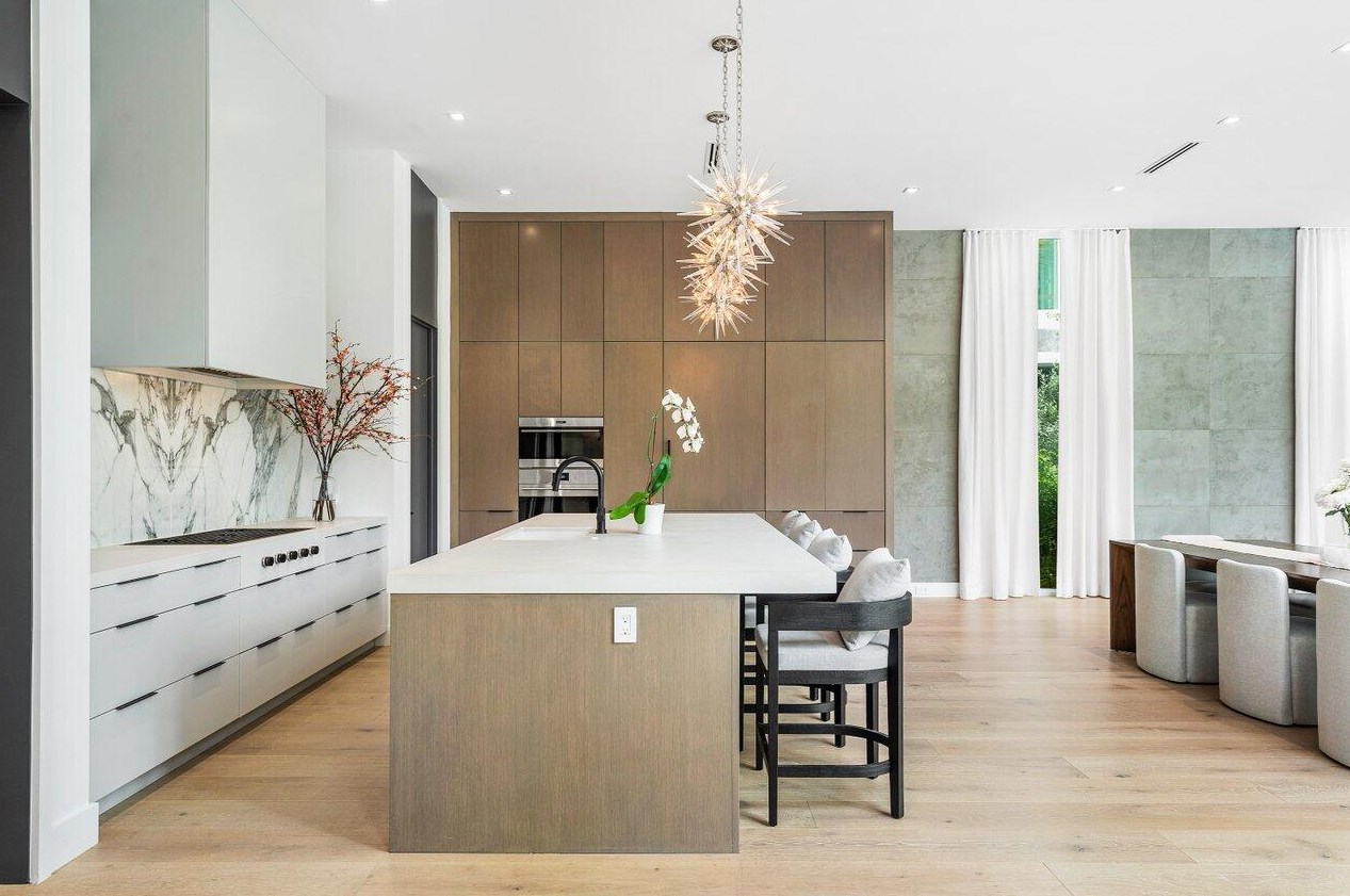 132 7 Ave, Delray Beach FL 33483-5244 exterior