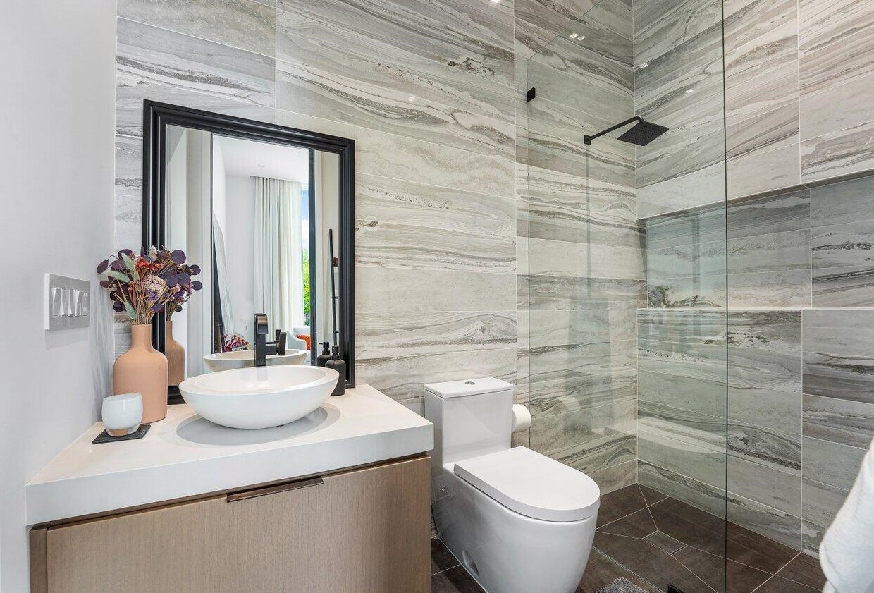 132 7 Ave, Delray Beach FL 33483-5244 exterior