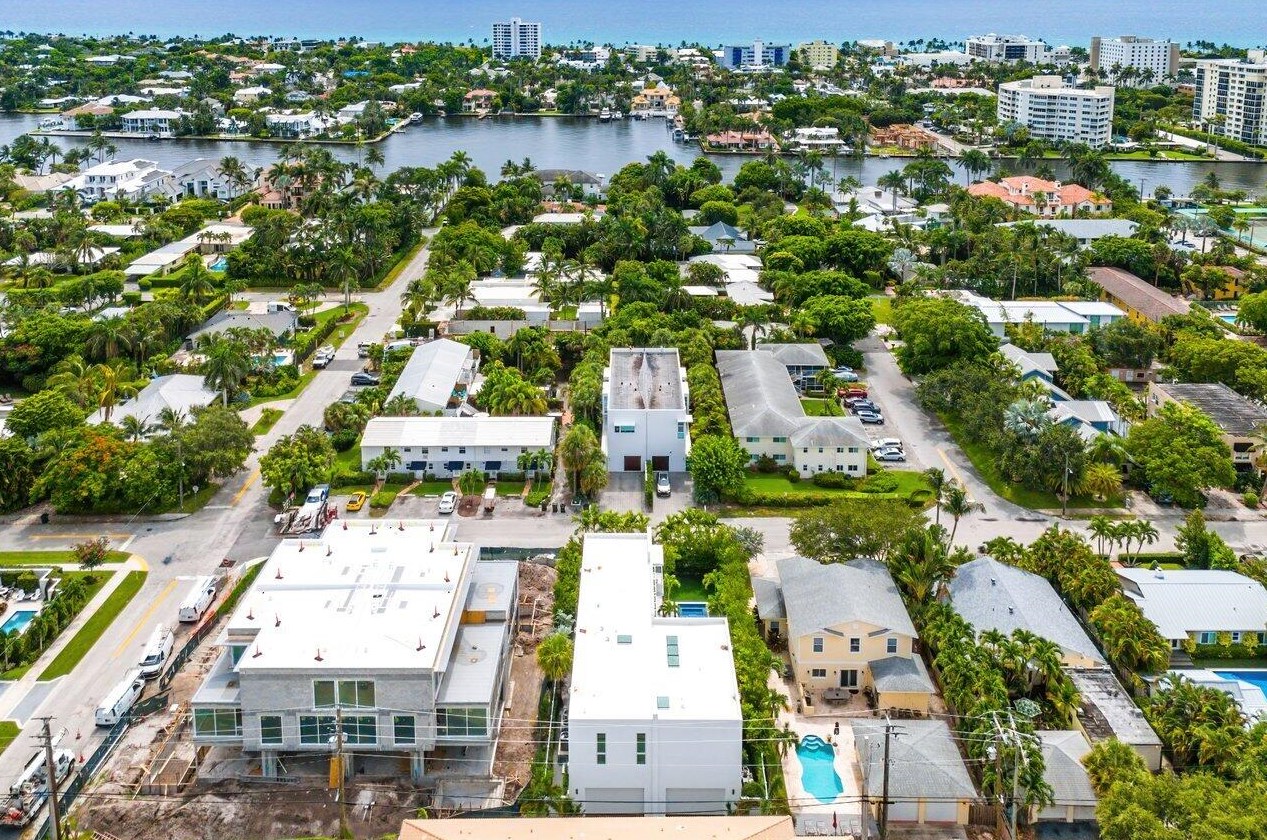 132 7 Ave, Delray Beach FL 33483-5244 exterior