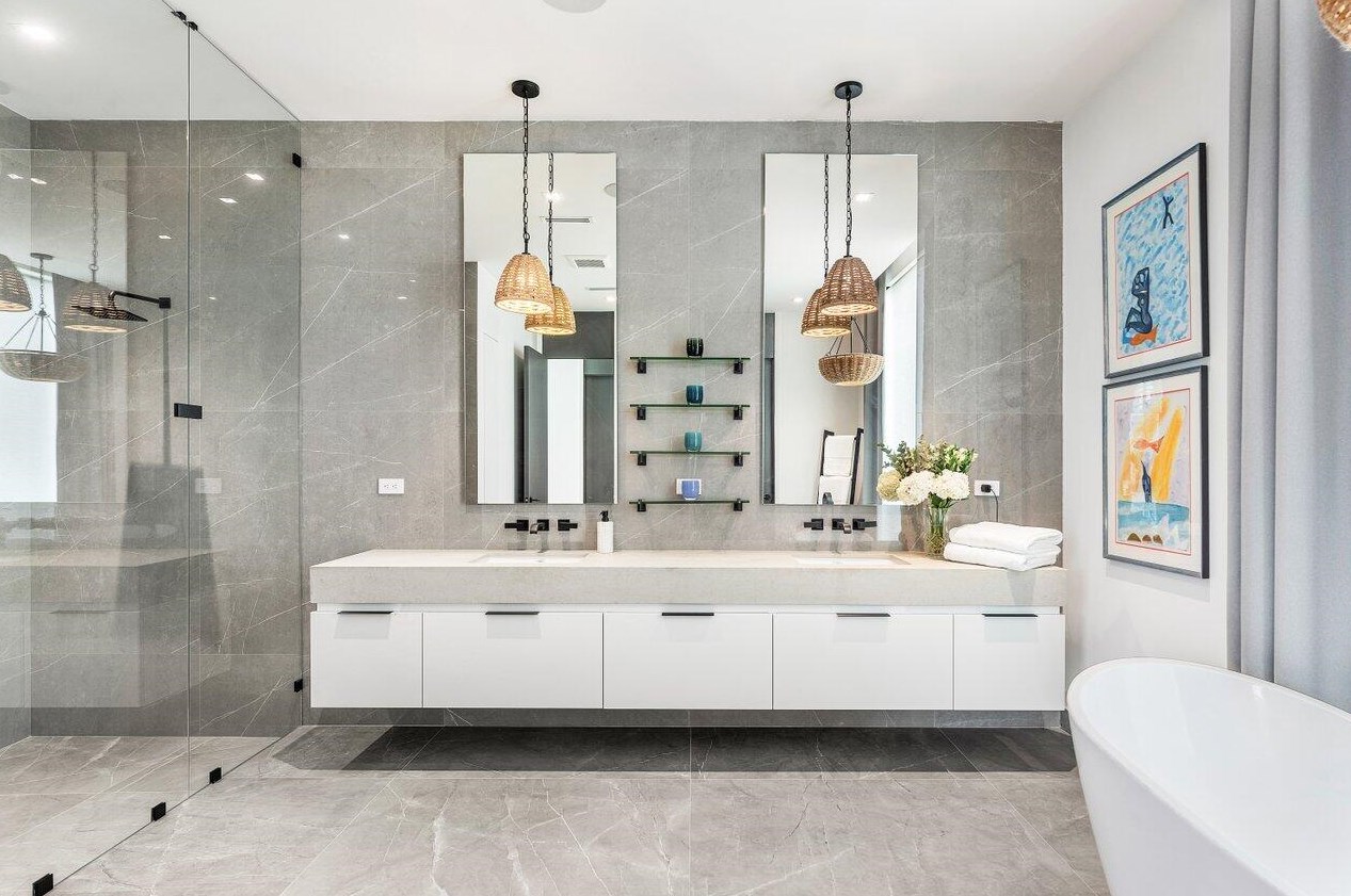 132 7 Ave, Delray Beach FL 33483-5244 exterior