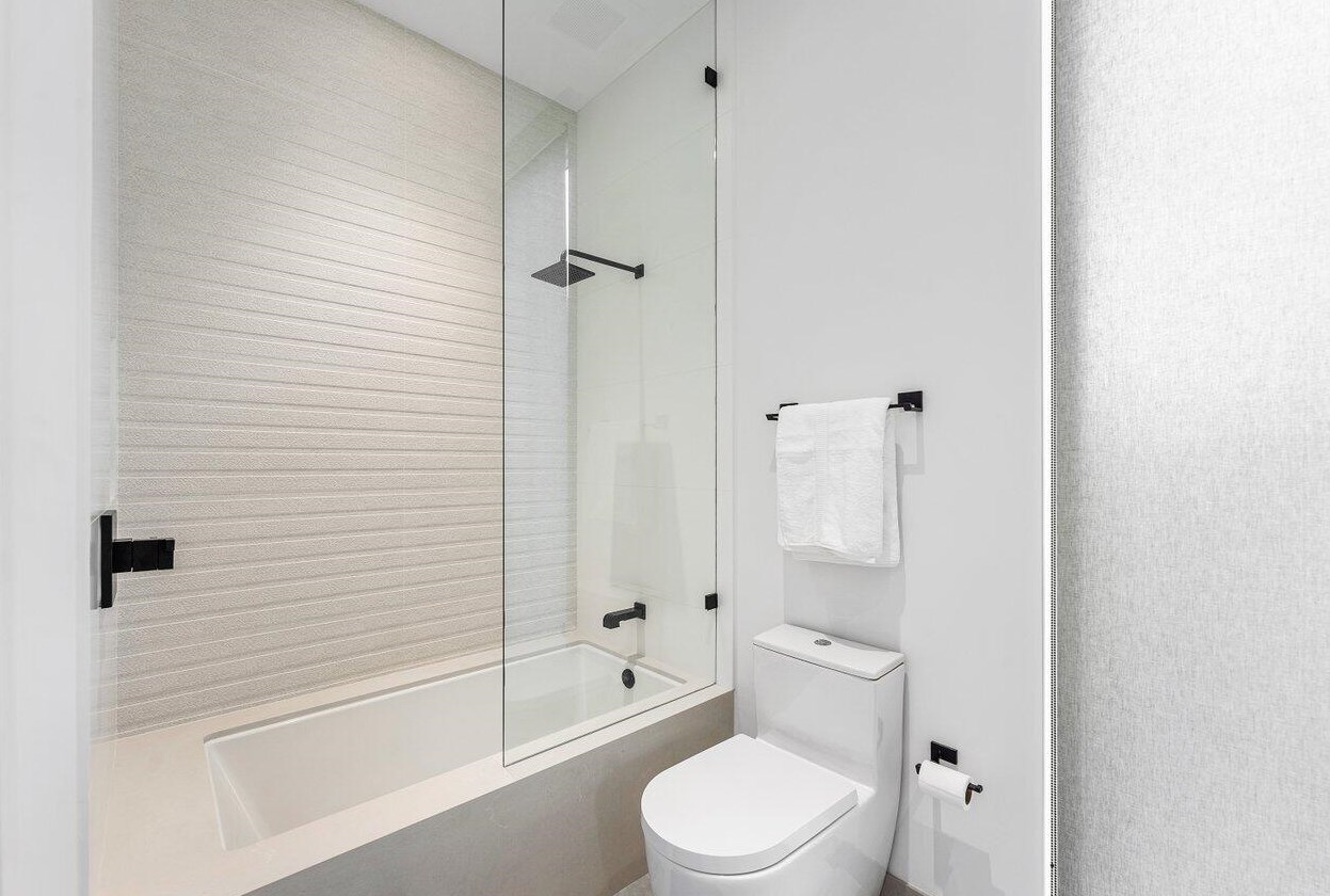 132 7 Ave, Delray Beach FL 33483-5244 exterior