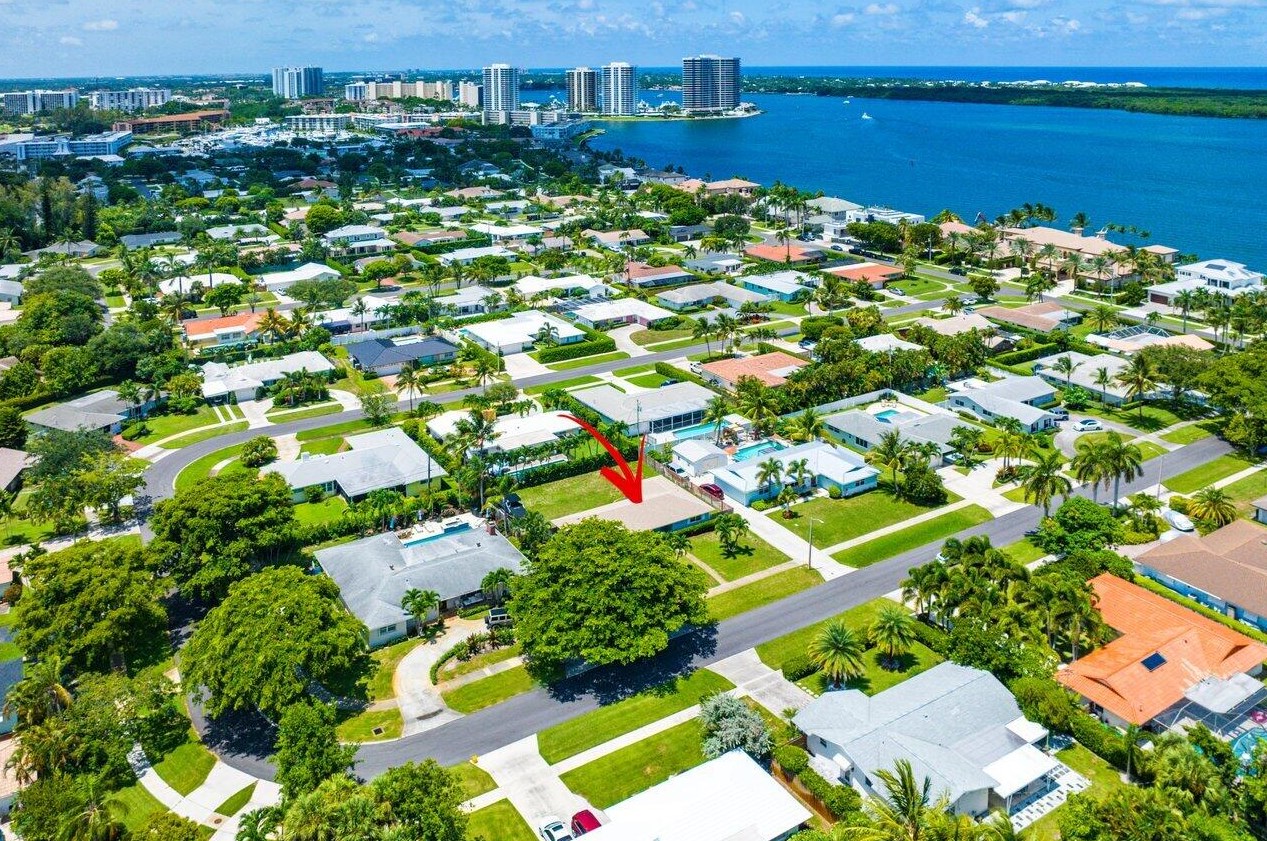 131 S Dory Rd, West Palm Beach, FL 33408