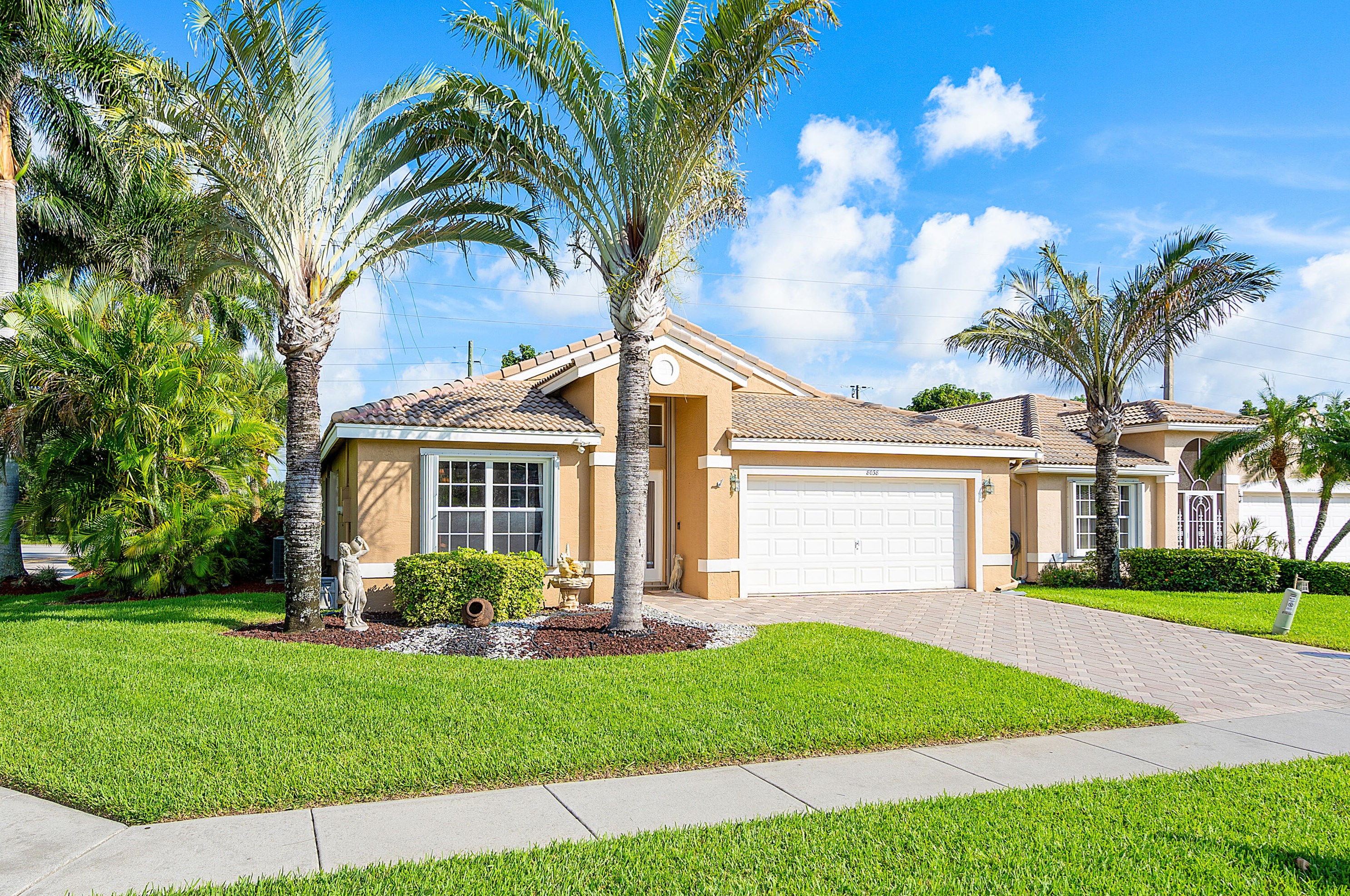 8038 Palm Gate Dr, Boynton Beach, FL 33436