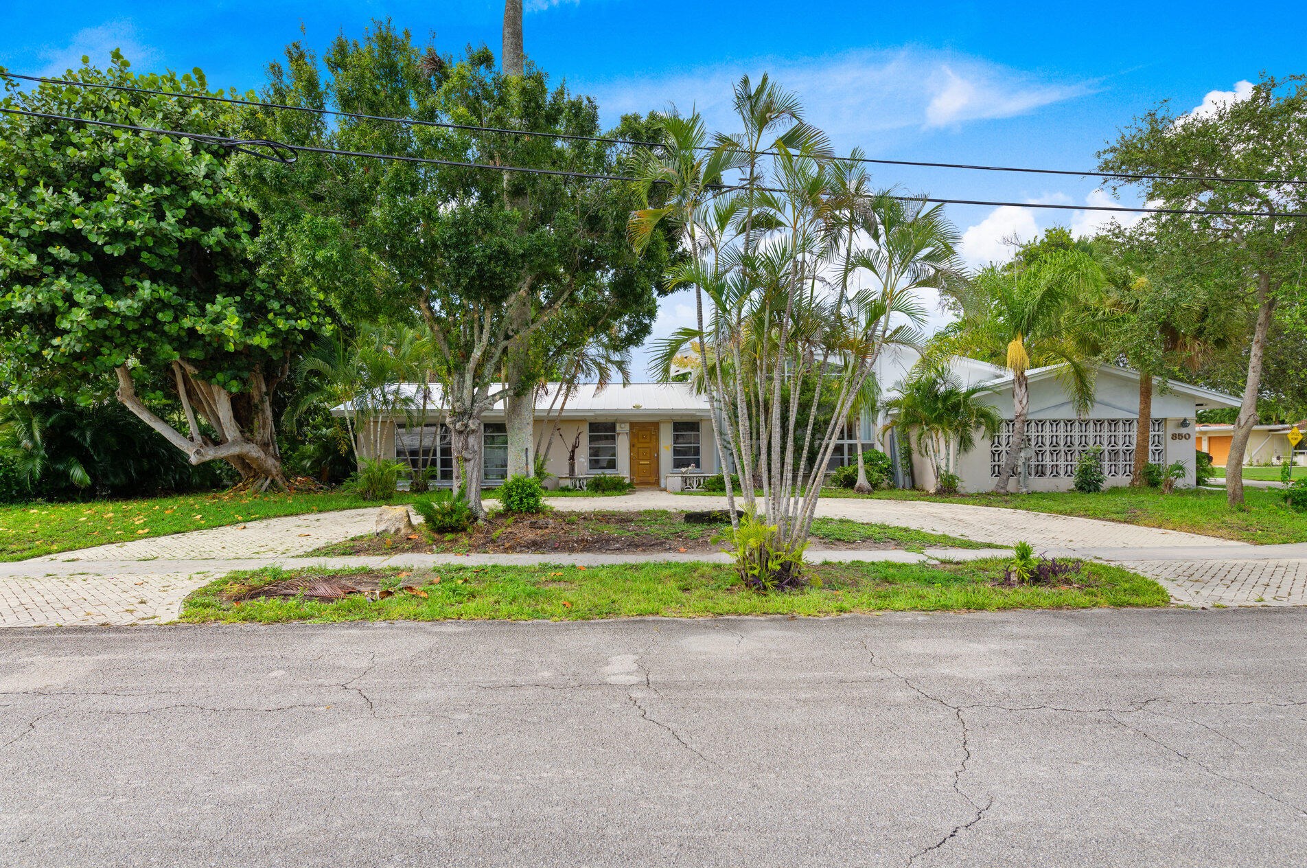 850 W Royal Palm Rd, Boca Raton, FL 33486