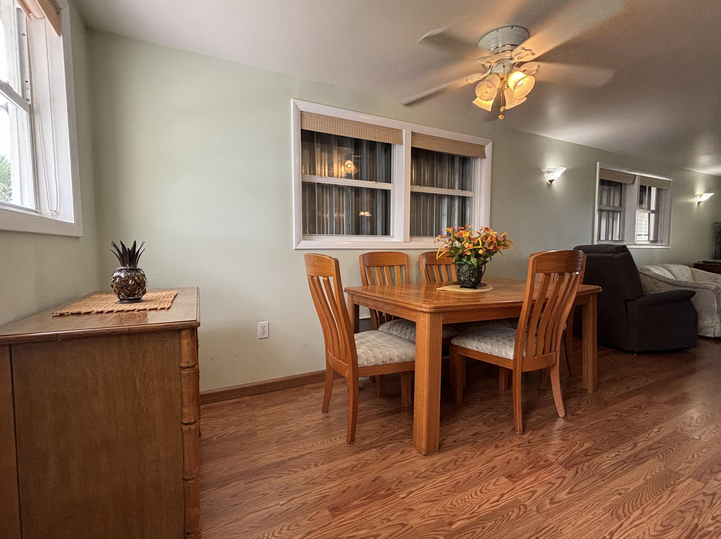 8934 Oak St, Boynton Beach, FL 33436