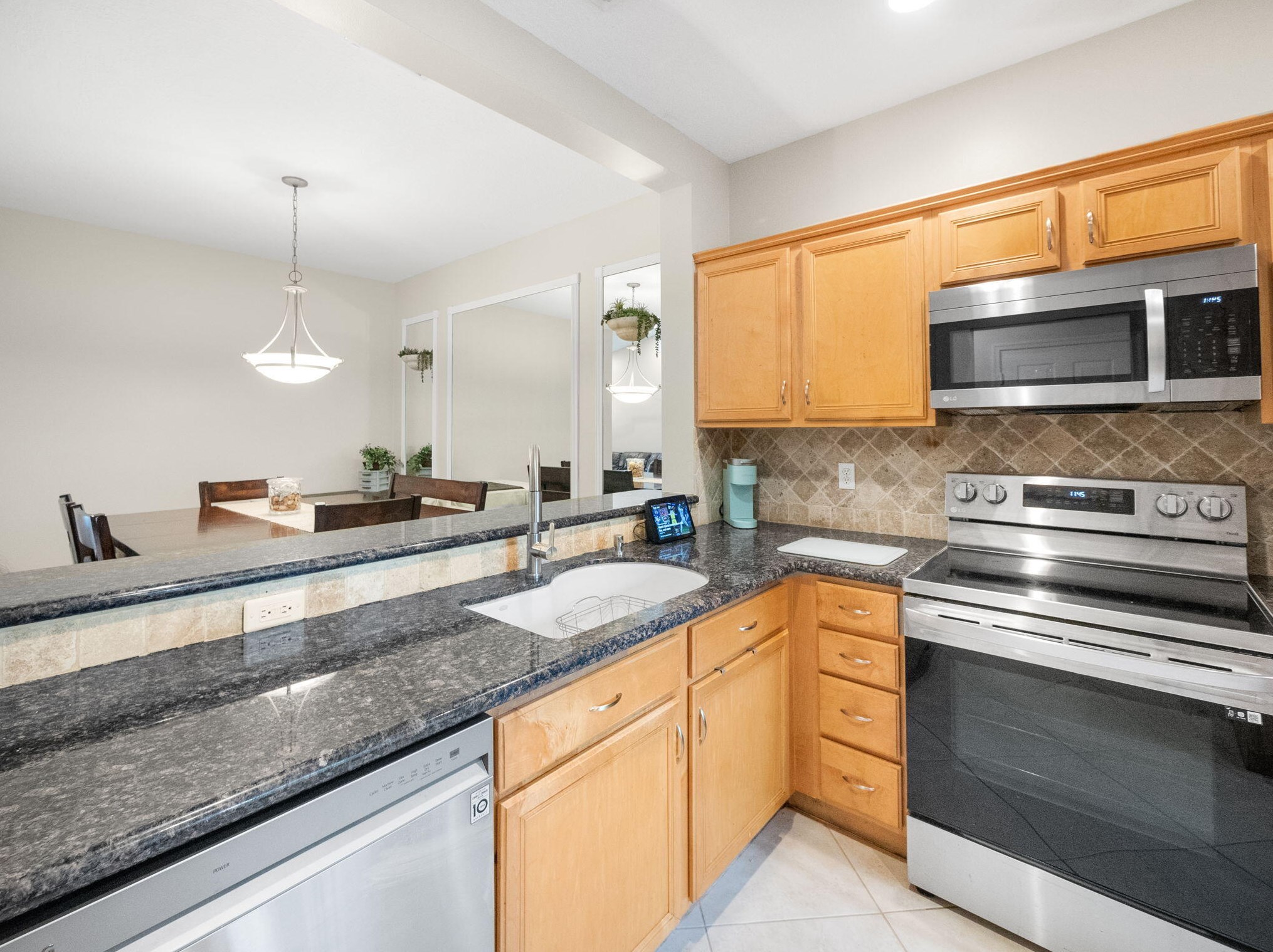 6448 Park Lake Cir, Boynton Beach, FL 33437