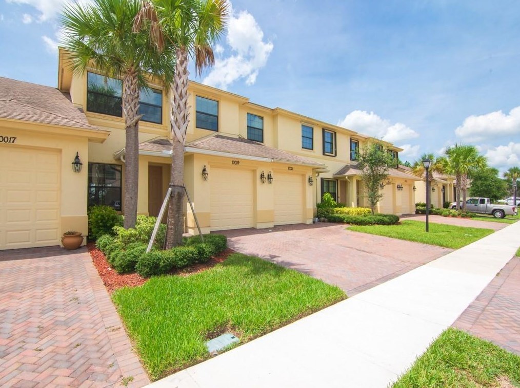 10019 W Villa Cir, Vero Beach, FL 32966