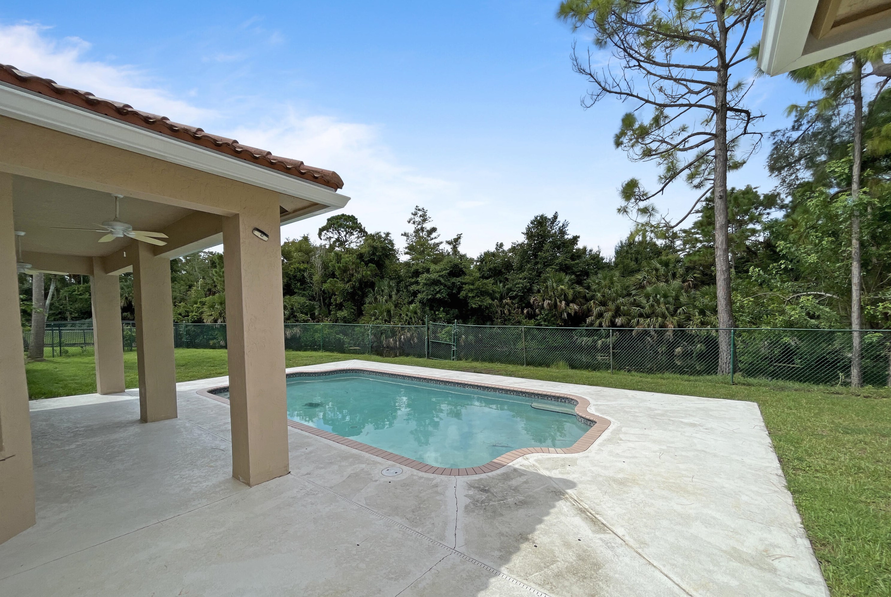 124 Sycamore Dr, West Palm Beach, FL 33411