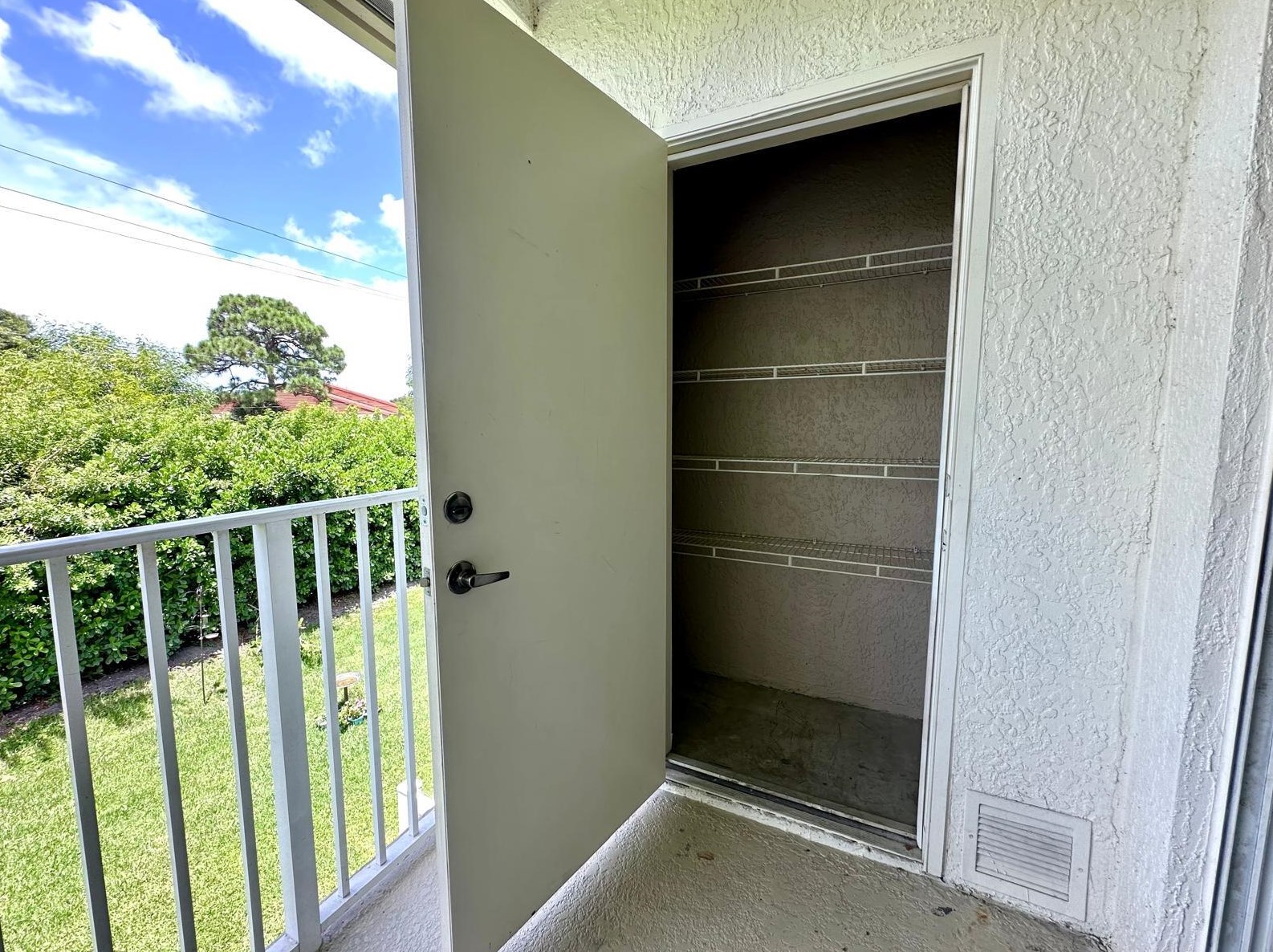 3240 Haverhill Rd, West Palm Beach FL  33417-2997 exterior