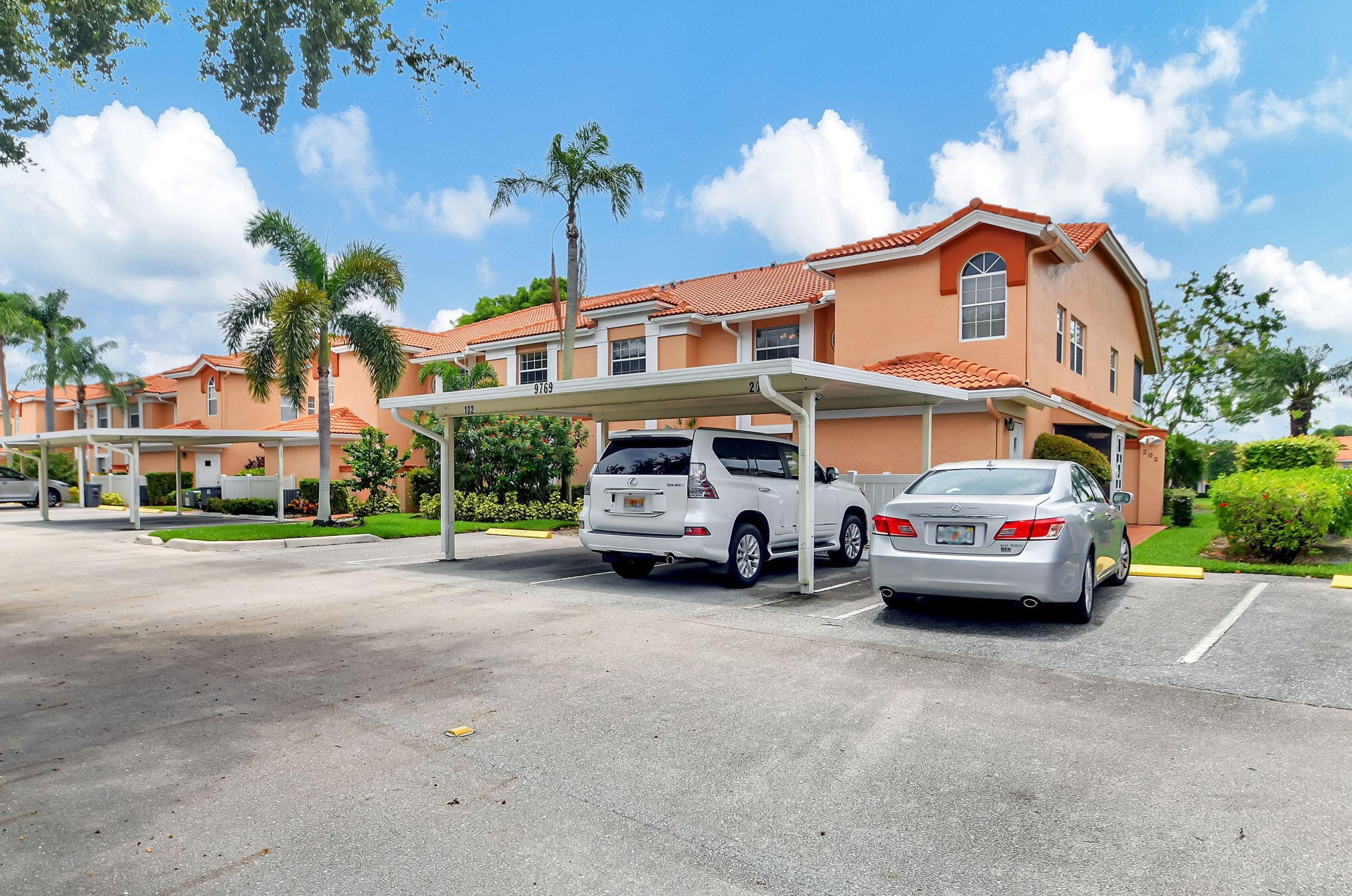 9769 Seacrest Cir #202, Boynton Beach, FL 33437