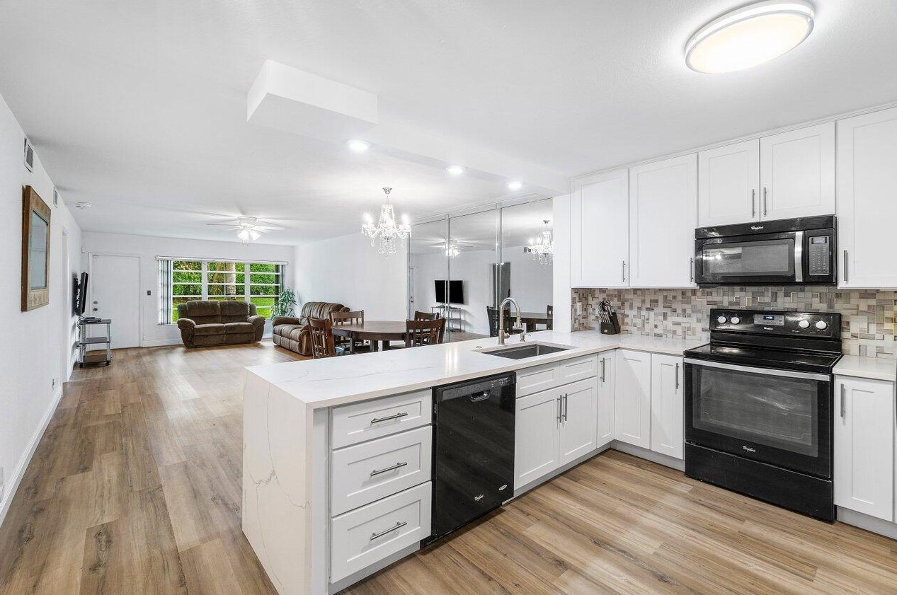 9155 Flynn Cir #2, Boca Raton, FL 33496