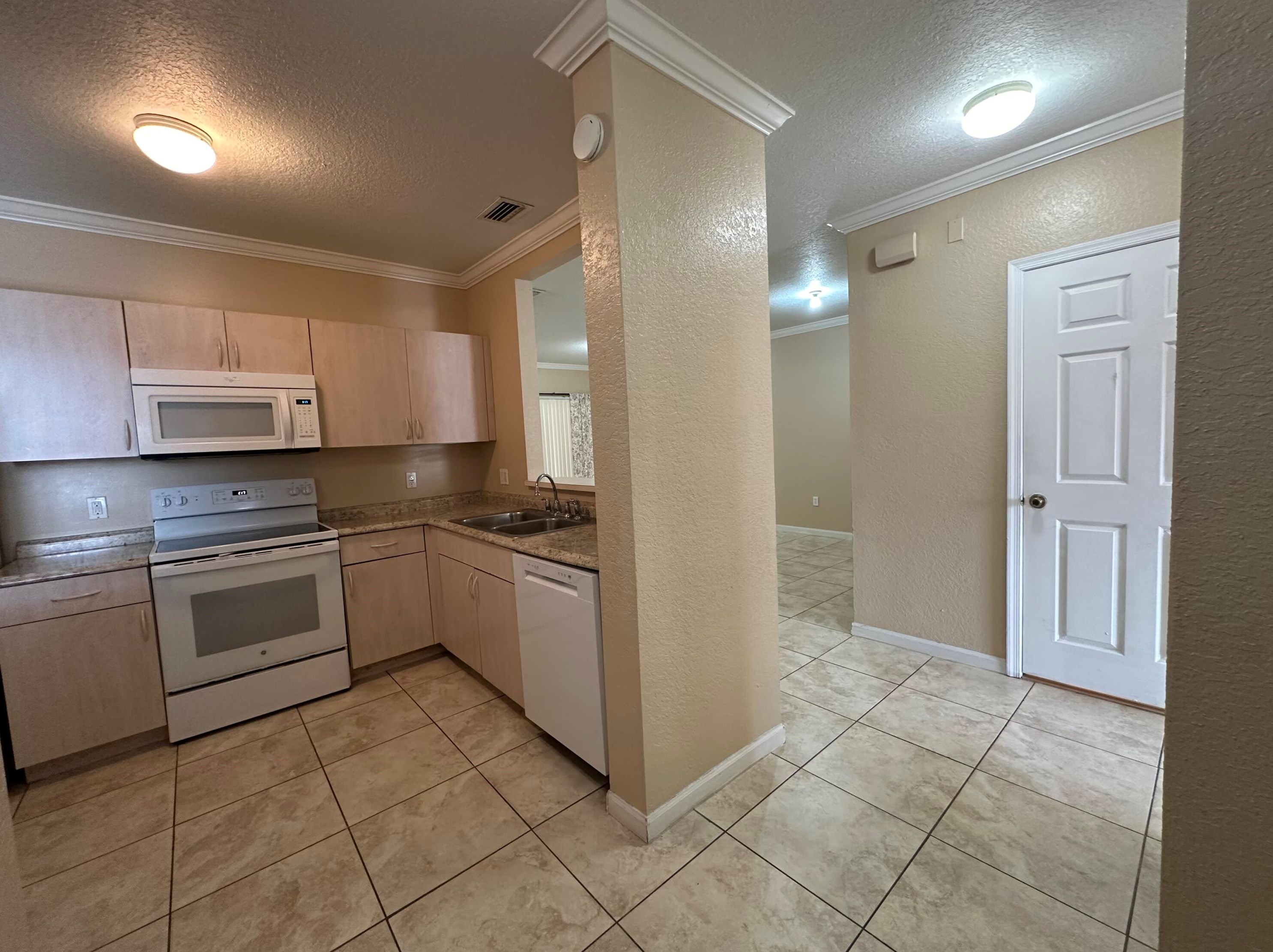 1091 Golden Lakes Blvd, West Palm Beach, FL 33411-3321