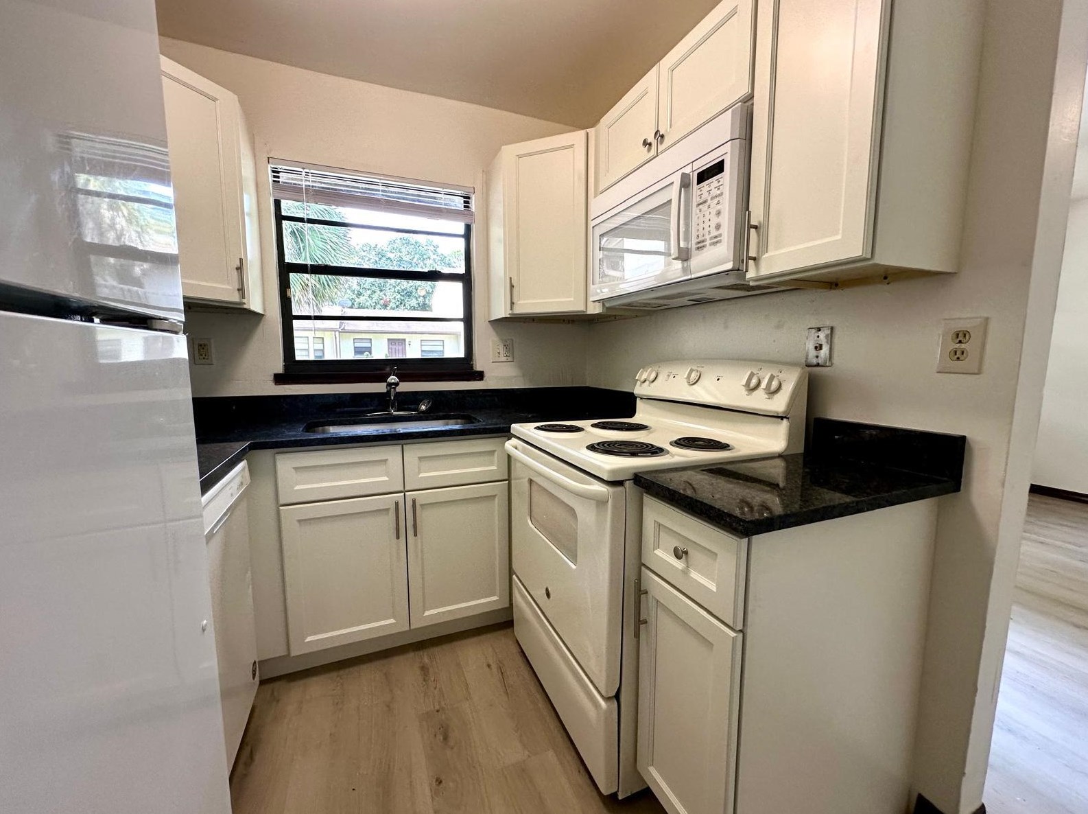 1244 N Haverhill Rd #4, West Palm Beach, FL 33417