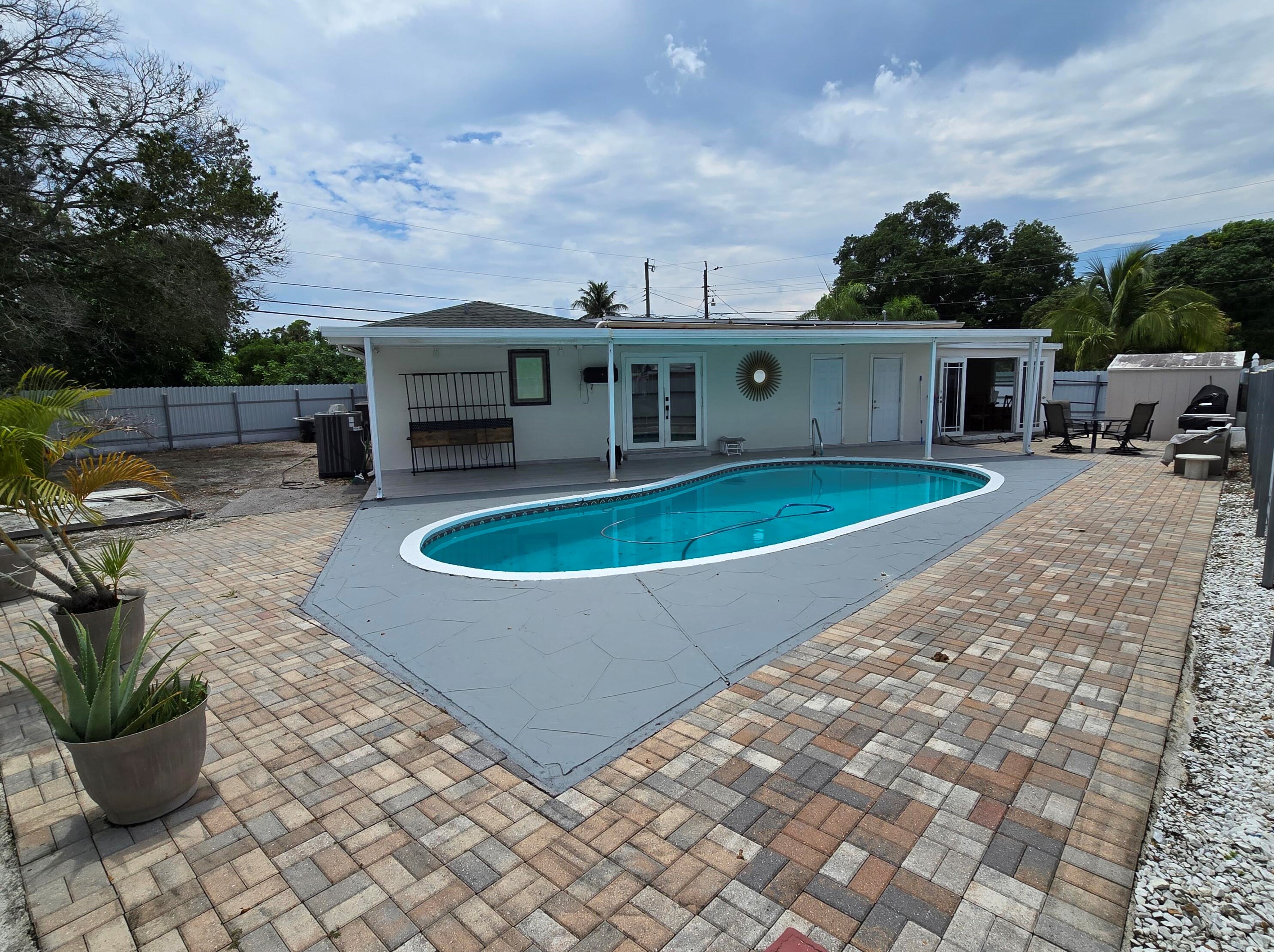 268 Holly Dr, West Palm Beach, FL 33415