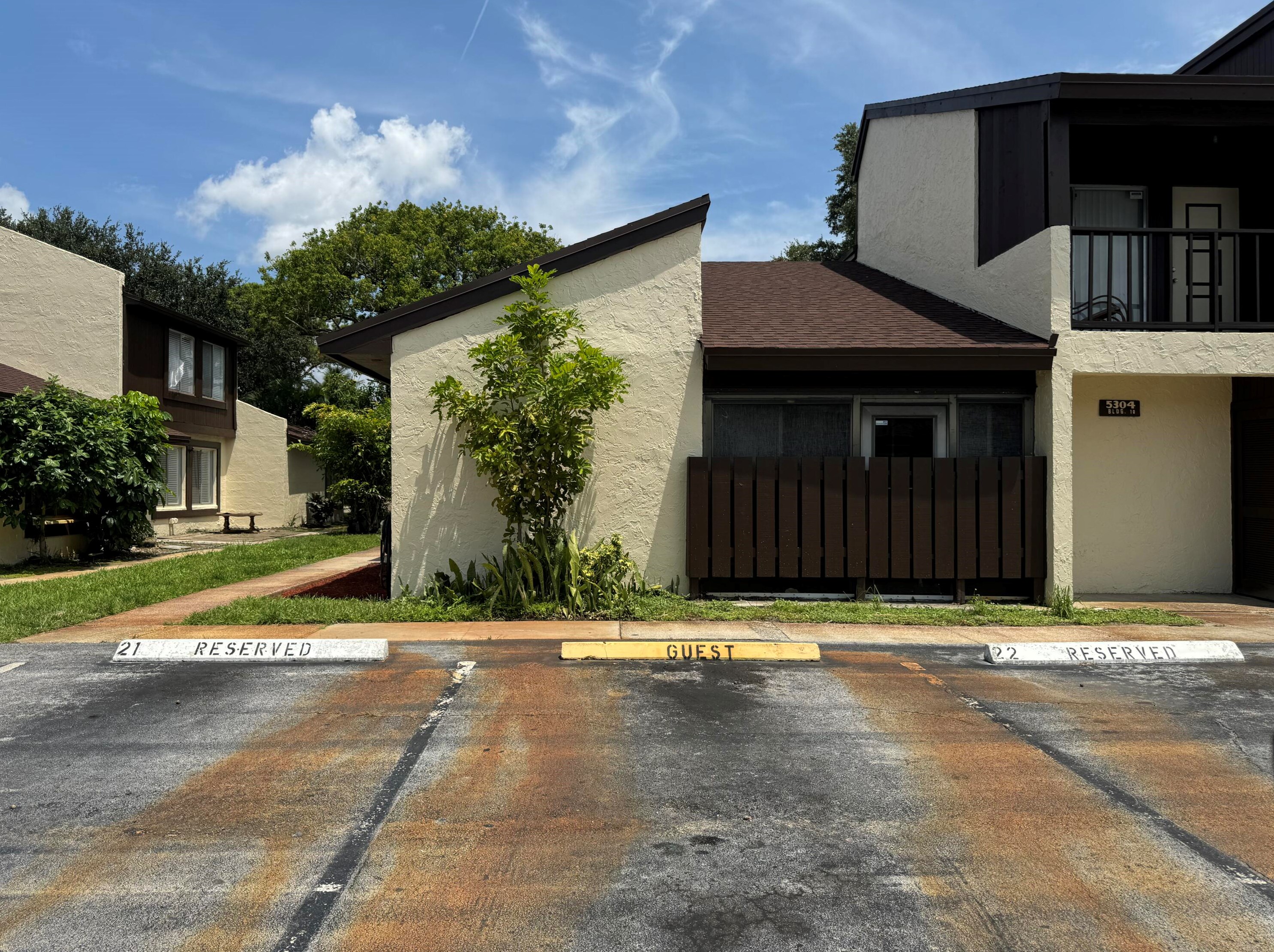 5304 Bosque Ln #37, West Palm Beach, FL 33415