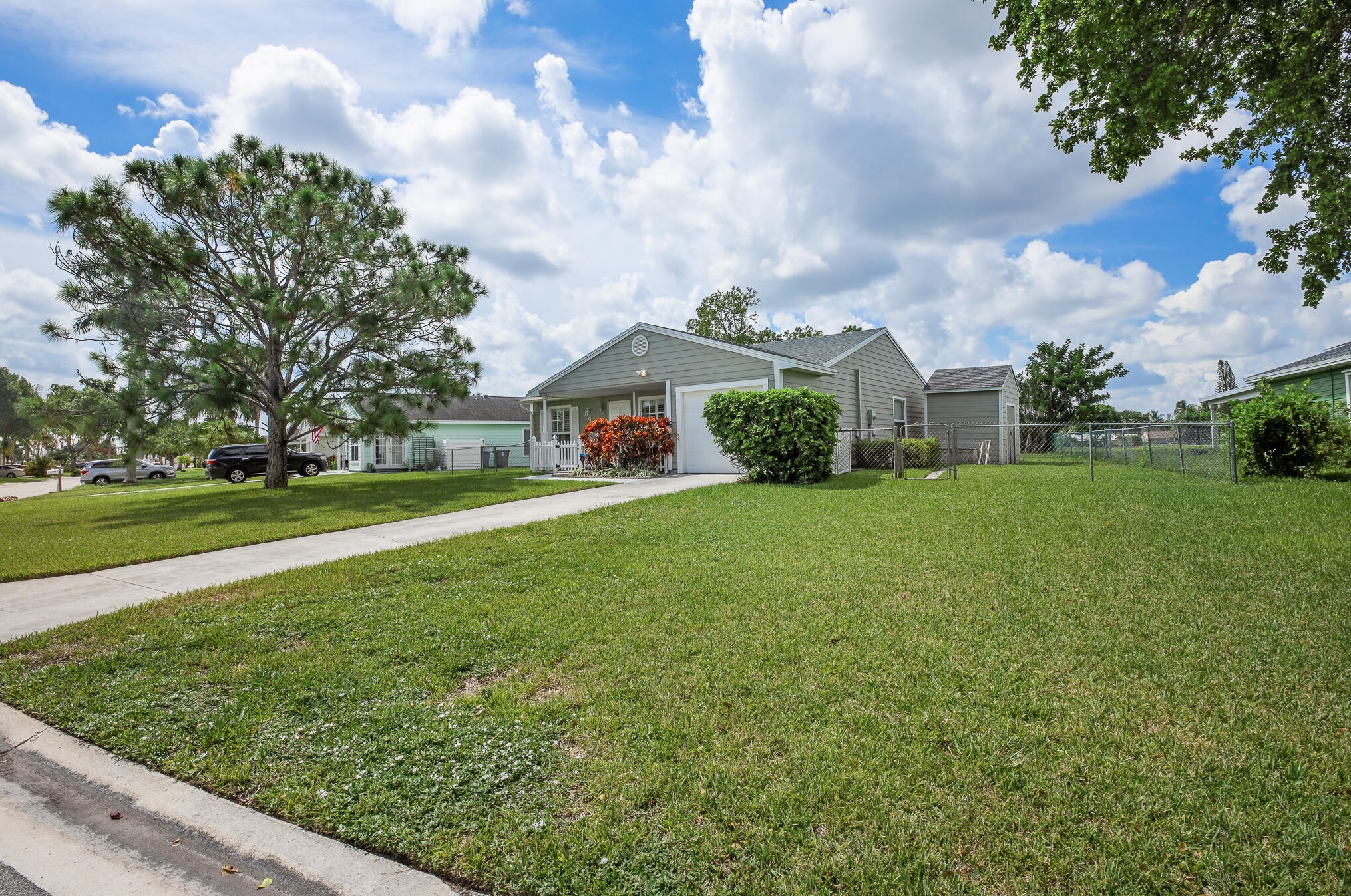 5453 Courtney Cir, Boynton Beach, FL 33472