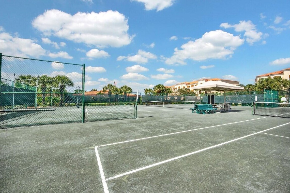 11 Harbour Isle Dr, Fort Pierce FL  34949-2749 exterior