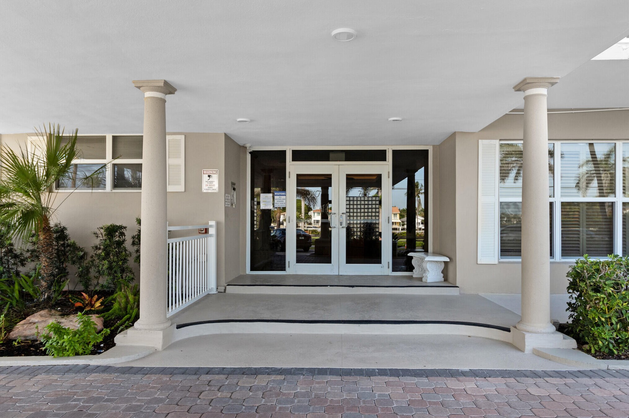 2921 S Ocean Blvd #305, Boca Raton, FL 33487