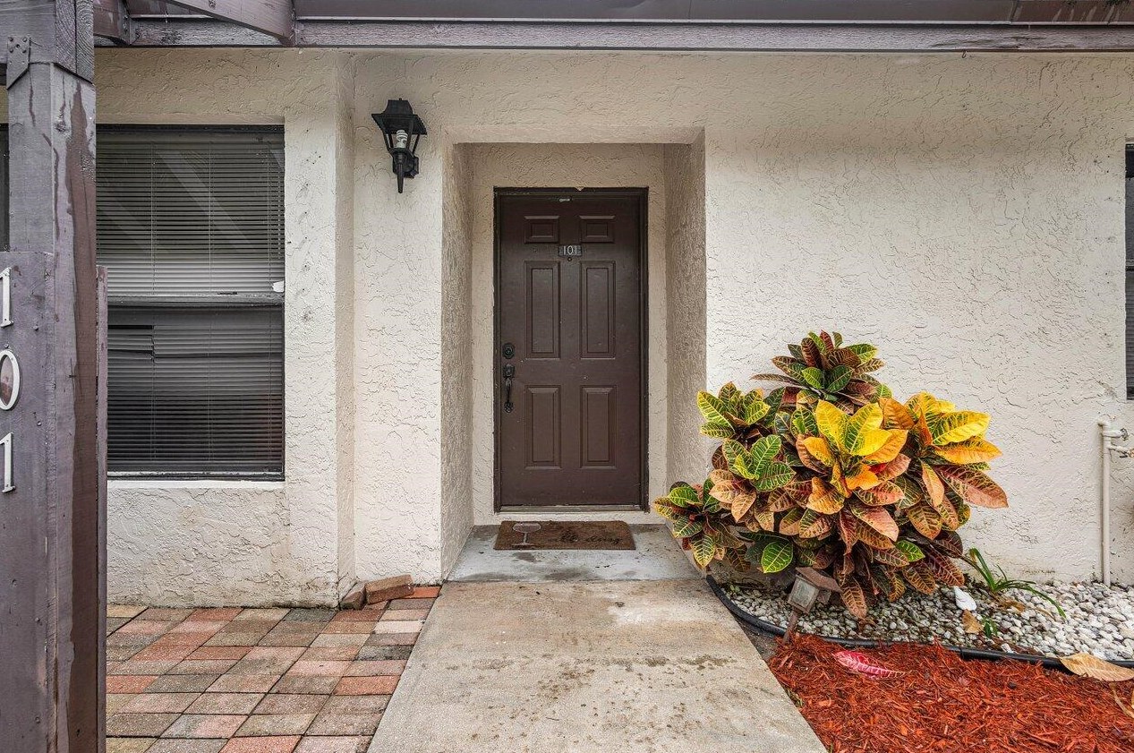 101 Via De Casas Norte, Boynton Beach, FL 33426