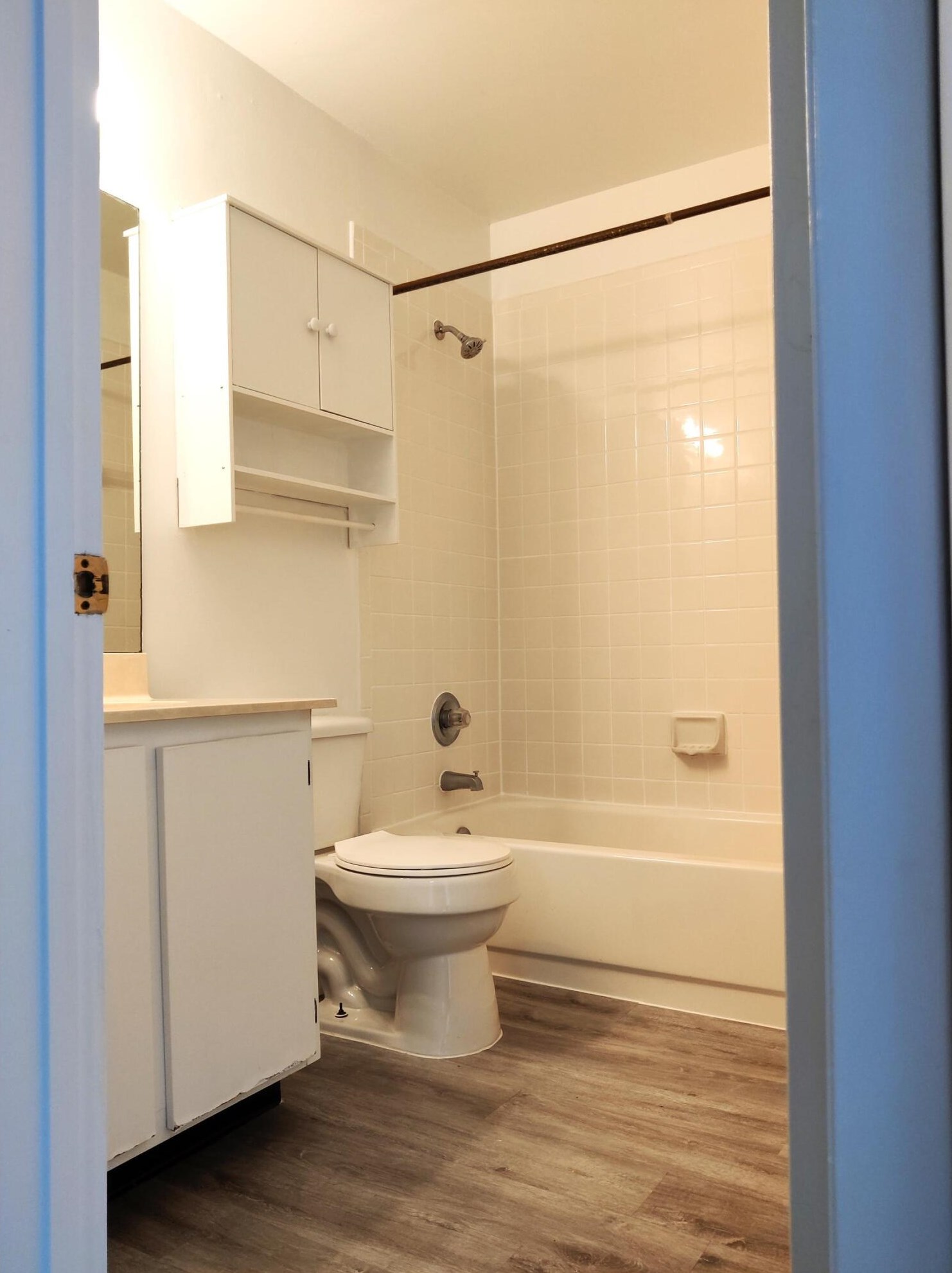 1506 Lakeview Dr E, West Palm Beach, FL 33411