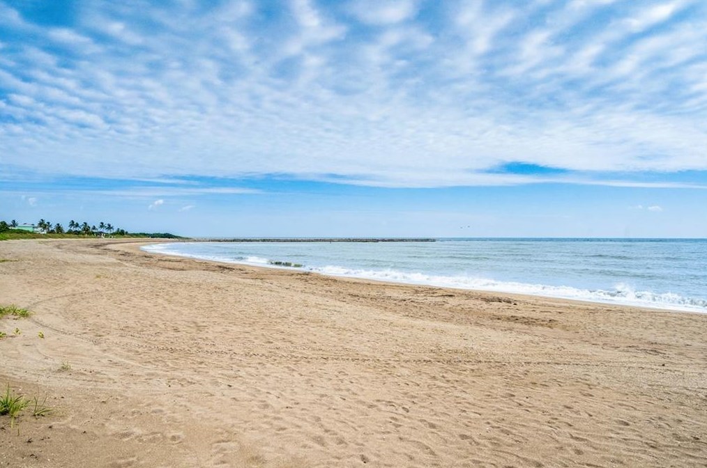 355 Ocean Dr, Fort Pierce FL  34949-3251 exterior