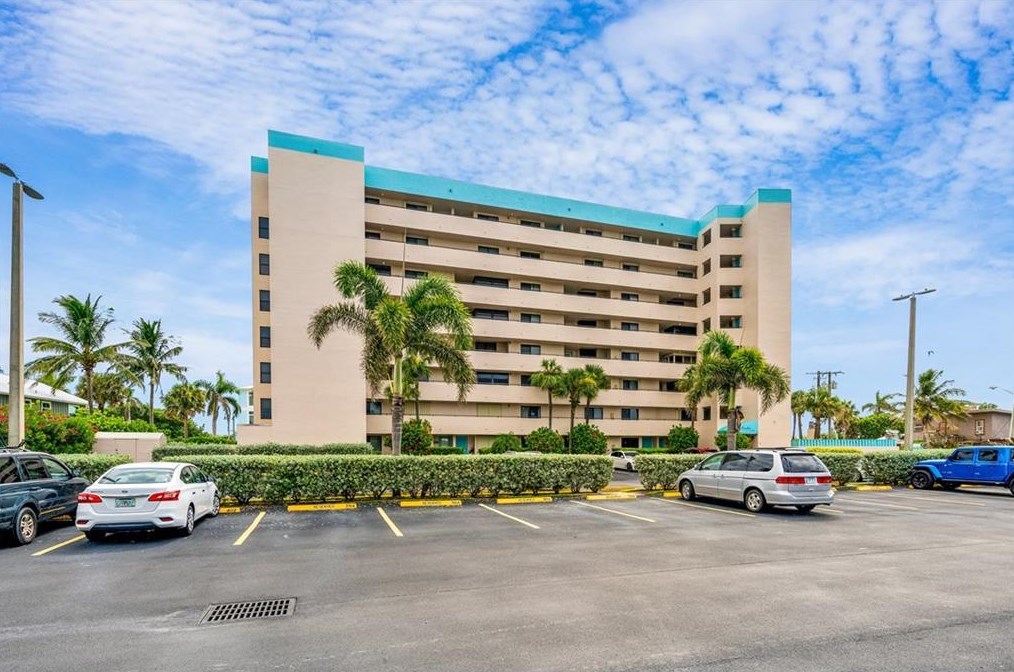 355 Ocean Dr, Fort Pierce, FL 34949-3251