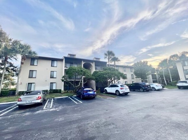 207 Foxtail Dr #d3, West Palm Beach, FL 33415