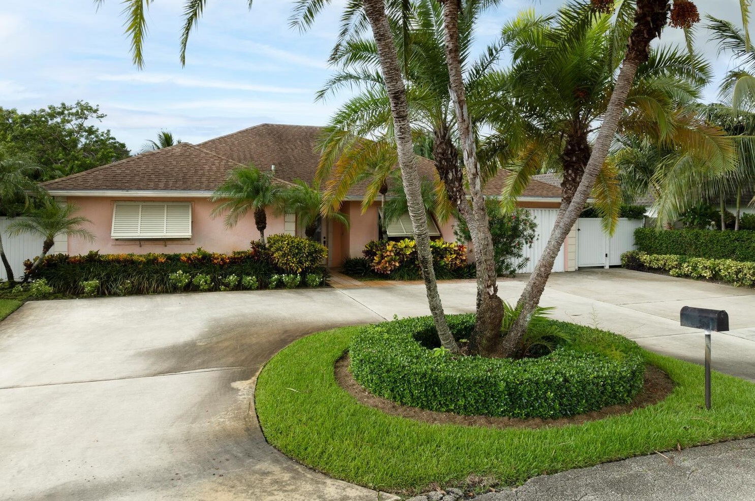 1912 Antigua Rd, West Palm Beach, FL 33406