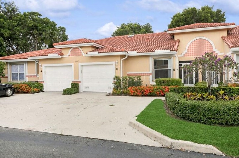 12527 Crystal Pointe Dr #b, Boynton Beach, FL 33437
