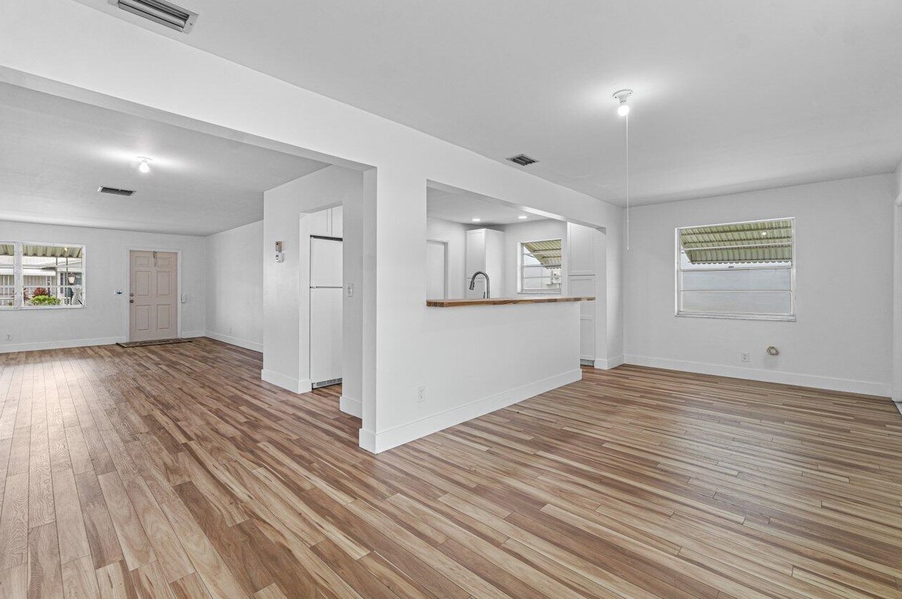 2397 11th Ave, Boynton Beach FL  33426-5317 exterior