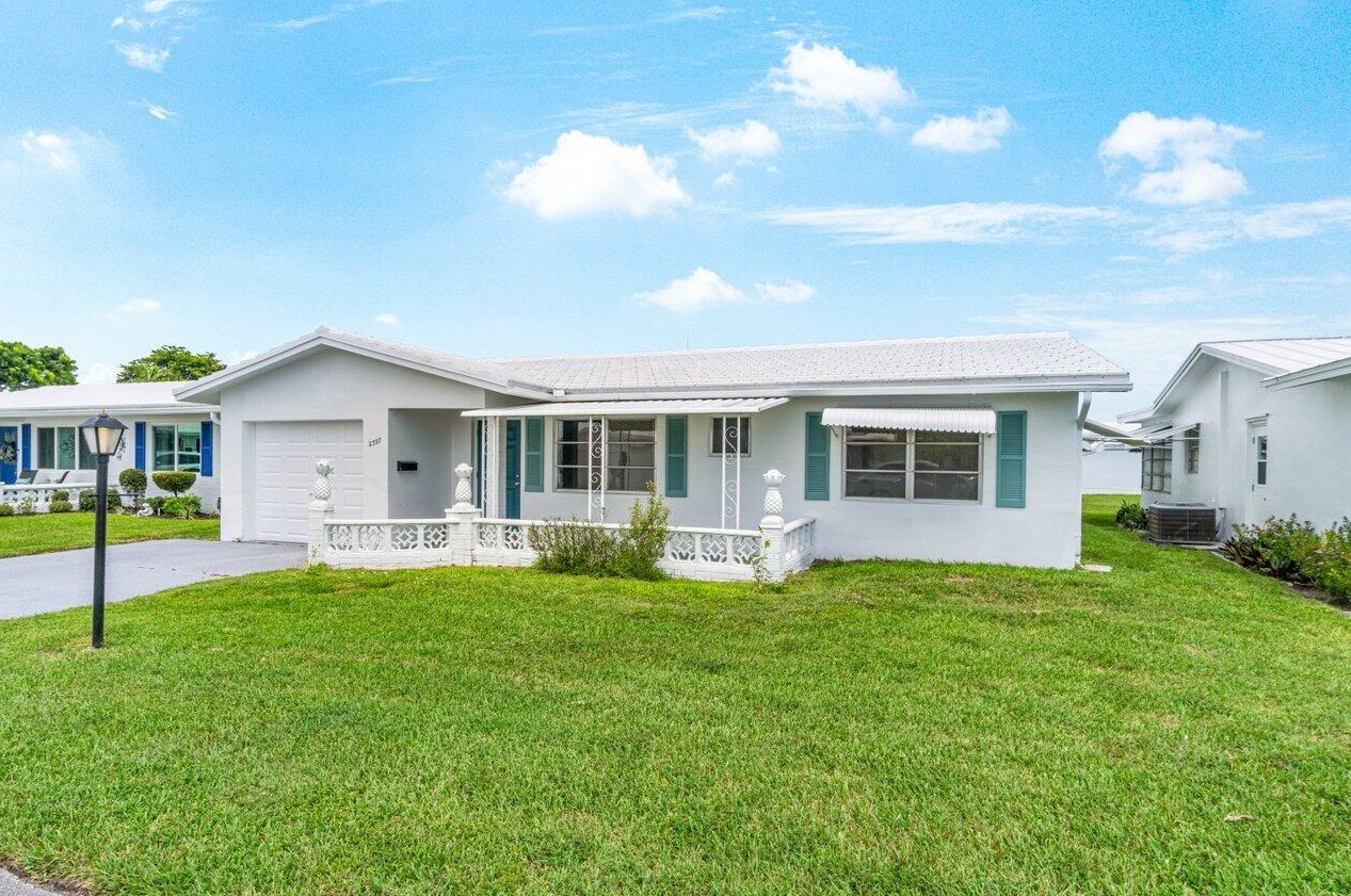 2397 11th Ave, Boynton Beach FL  33426-5317 exterior