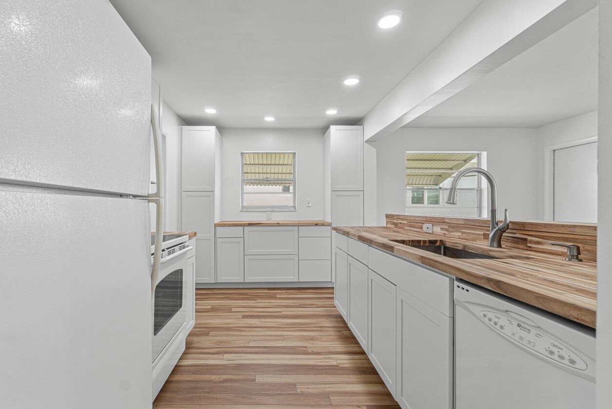 2397 11th Ave, Boynton Beach FL  33426-5317 exterior